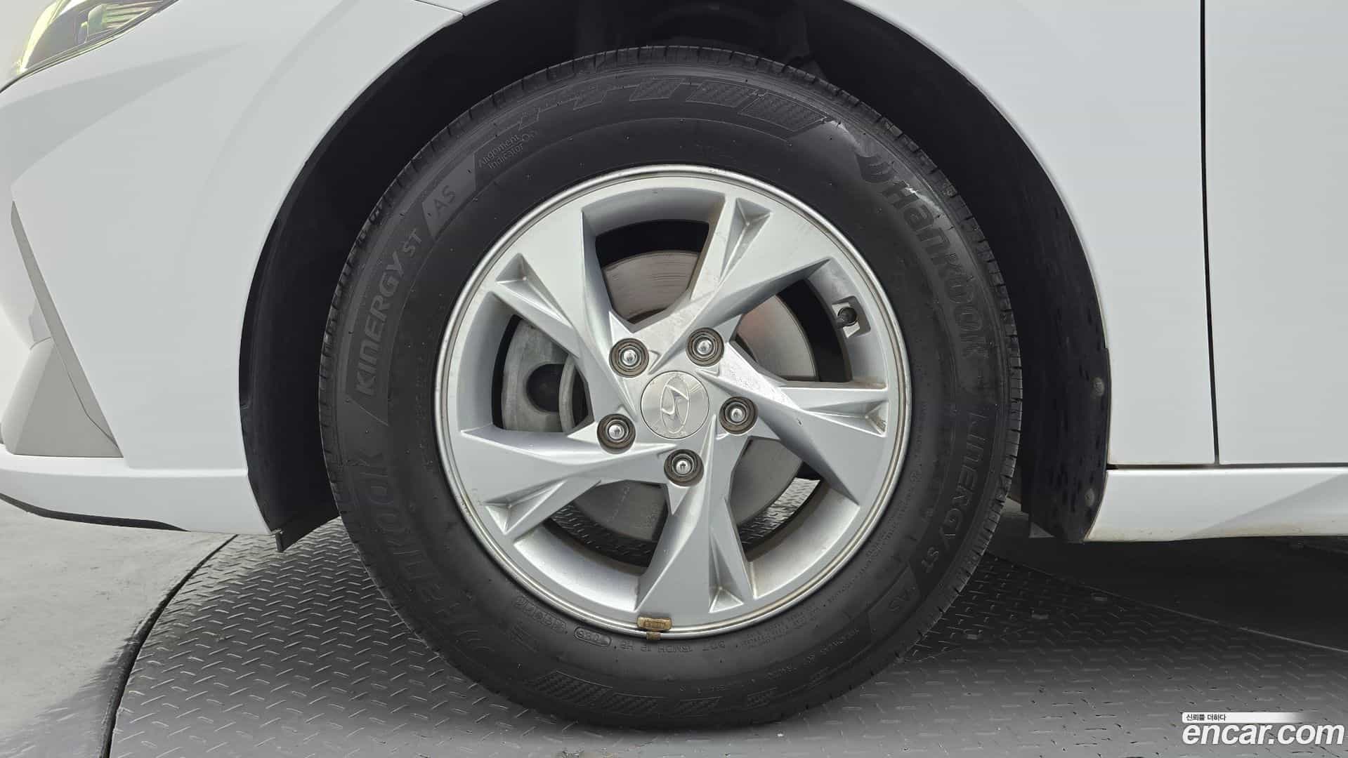 AVANTE Hyundai 2021.1-OUTER-005