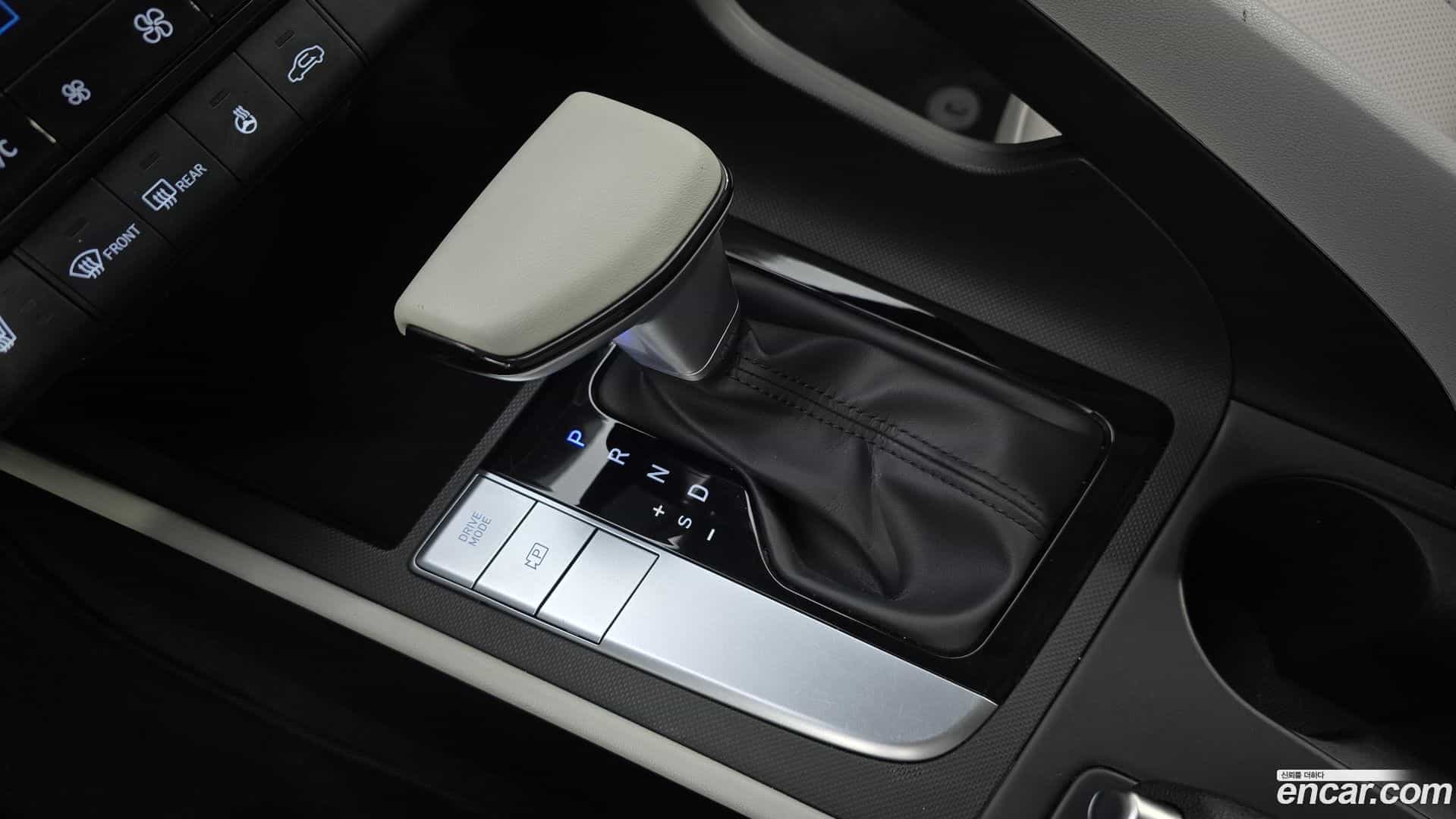 AVANTE Hyundai 2021.1-INNER-009