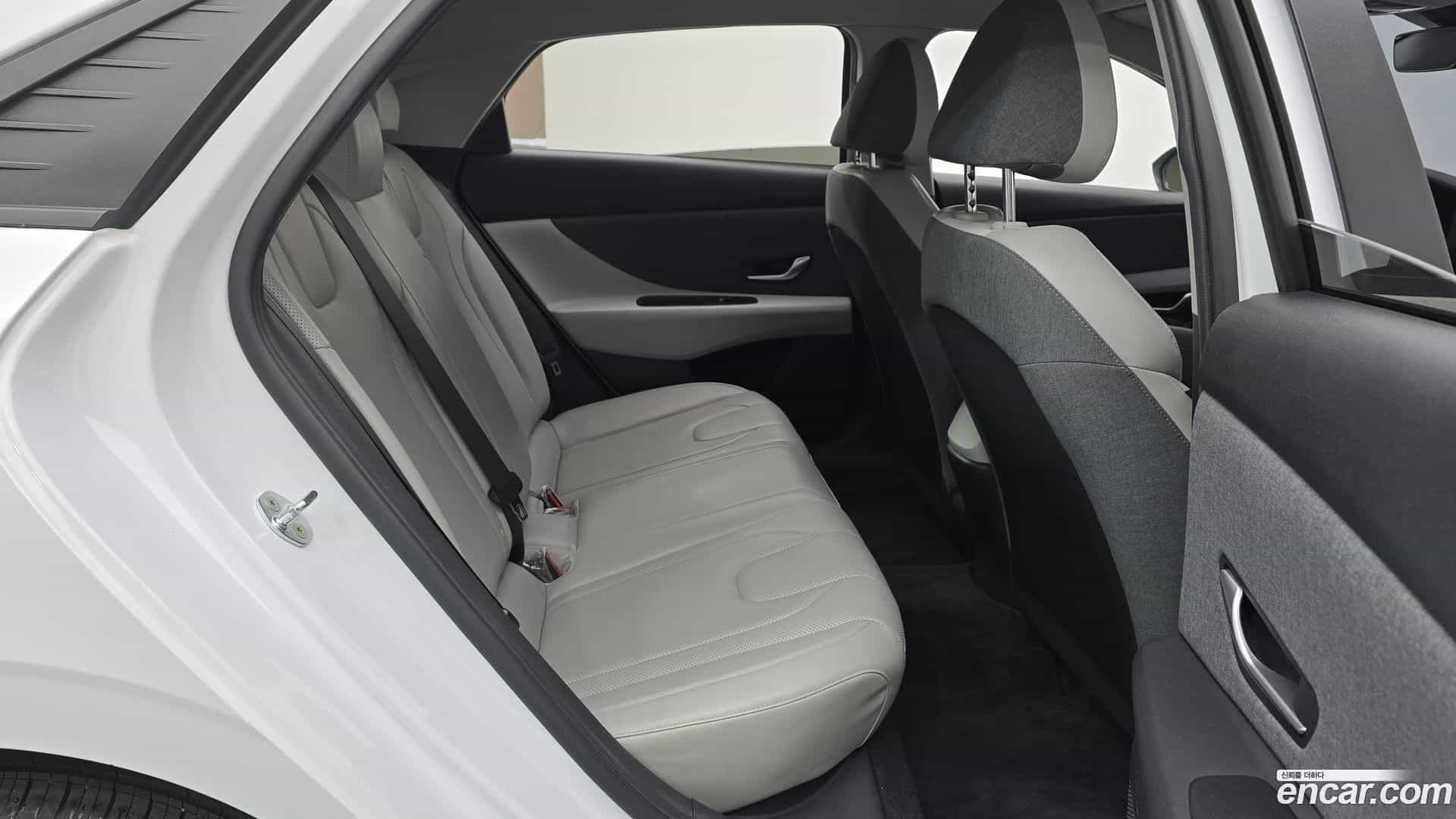 AVANTE Hyundai 2021.1-OPTION-016