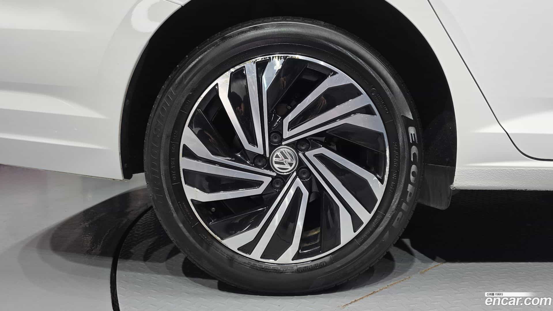 Jetta Volkswagen 2020.11-OUTER-005
