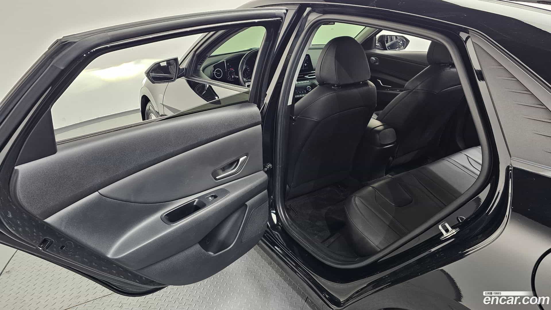 AVANTE Hyundai 2020.10-OPTION-021