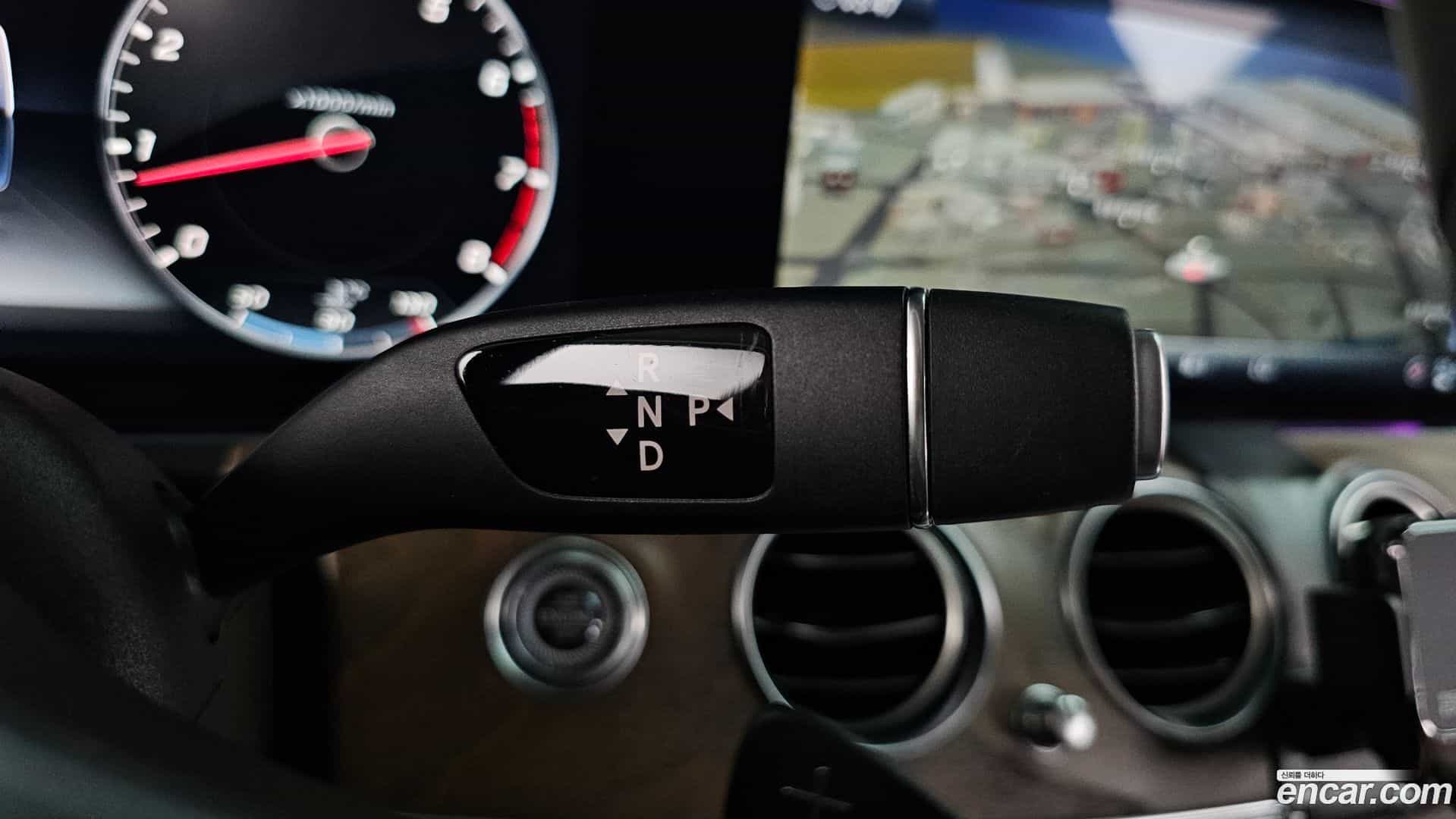 E-Class Mercedes-Benz 2019.5-INNER-009