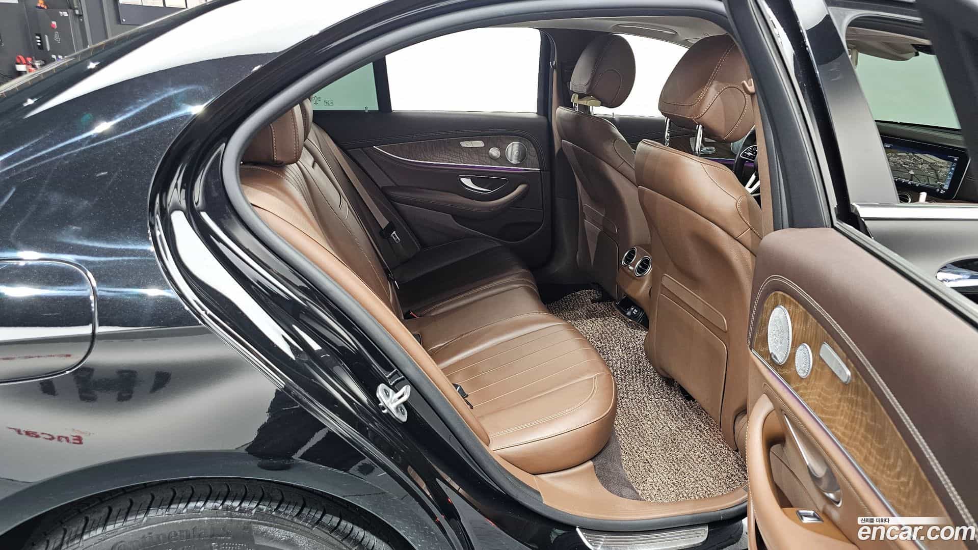 E-Class Mercedes-Benz 2019.5-OPTION-015