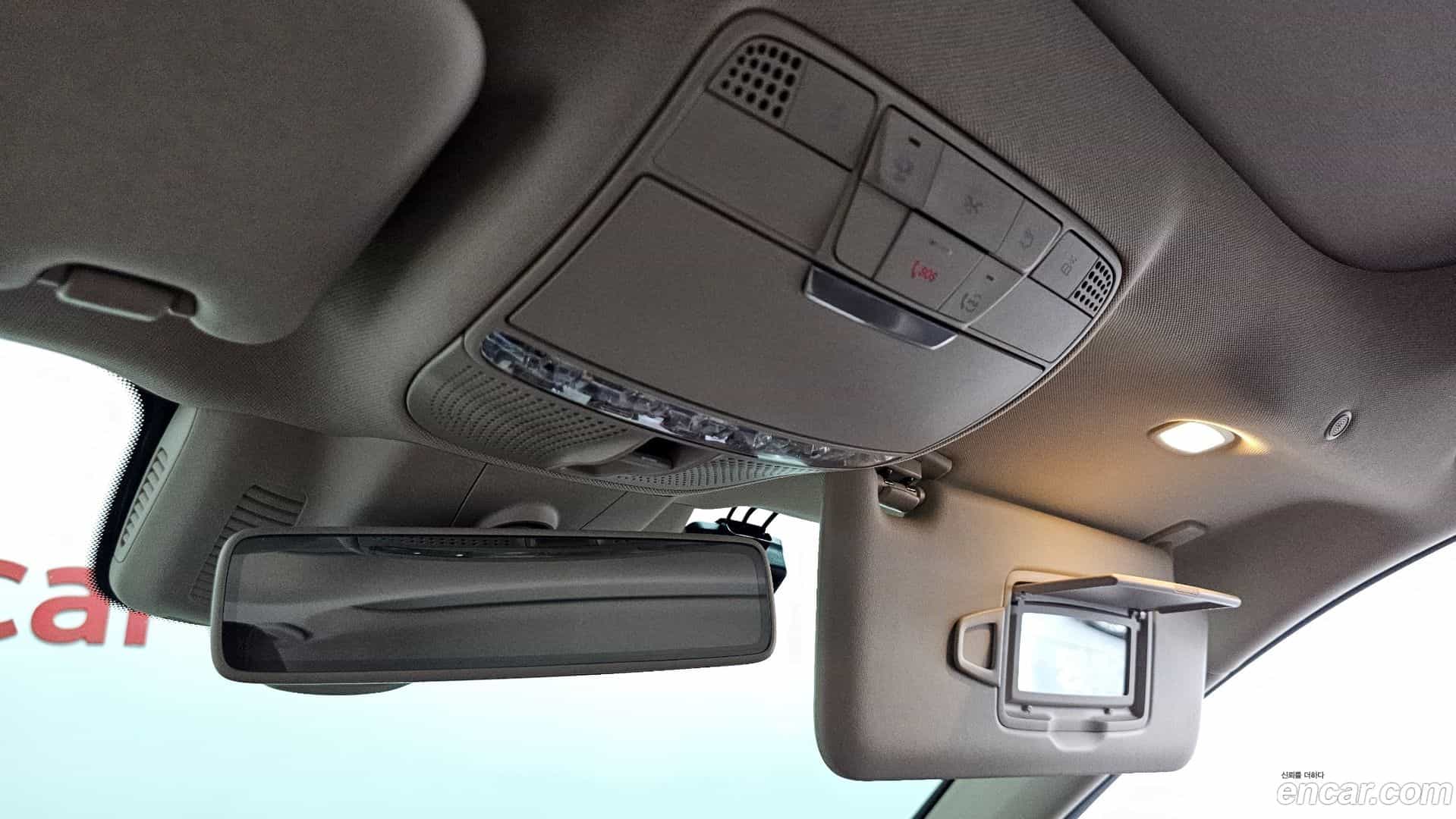 E-Class Mercedes-Benz 2019.5-OPTION-023