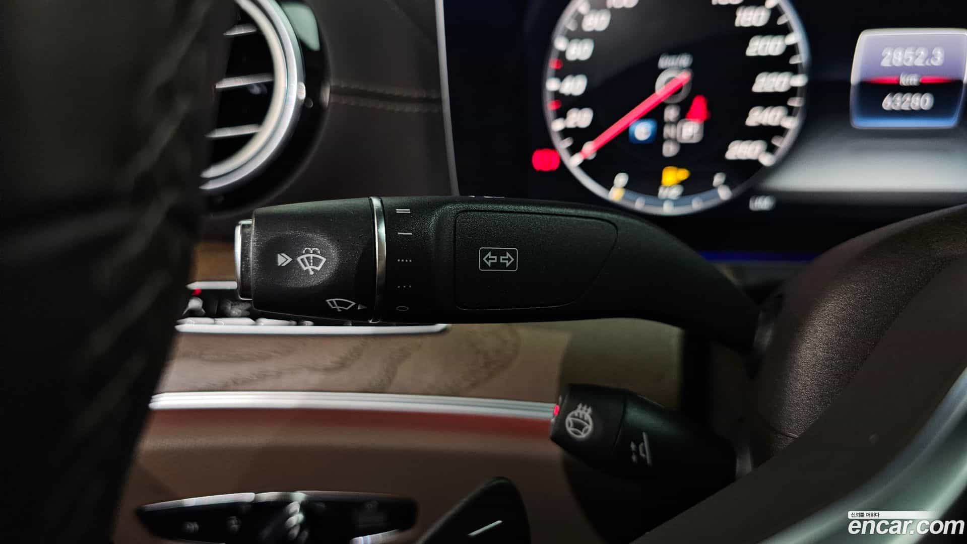 E-Class Mercedes-Benz 2019.5-OPTION-041