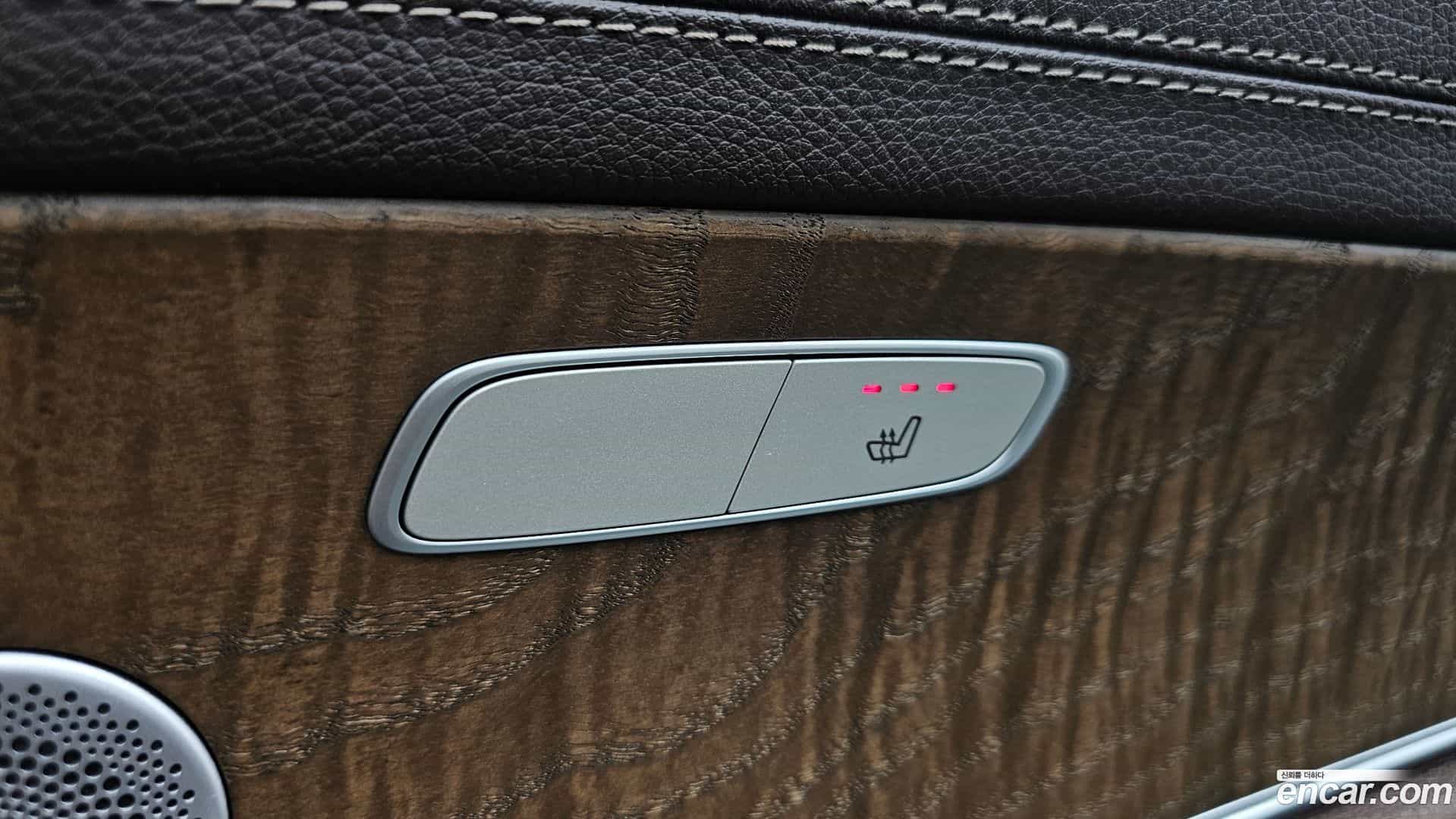 E-Class Mercedes-Benz 2019.5-OPTION-043