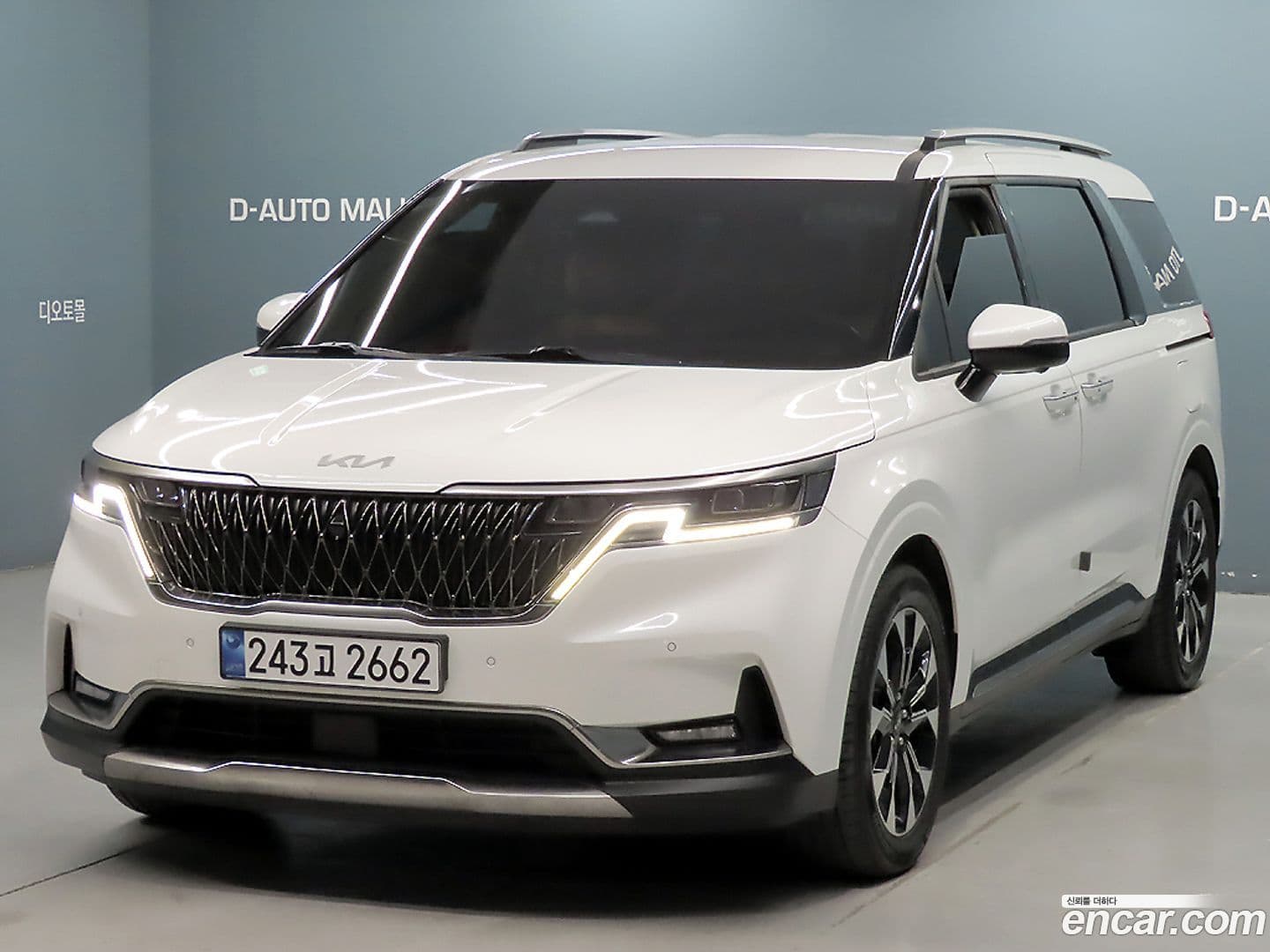 Main__Slider__Photo:Canival Kia 2022.6-0