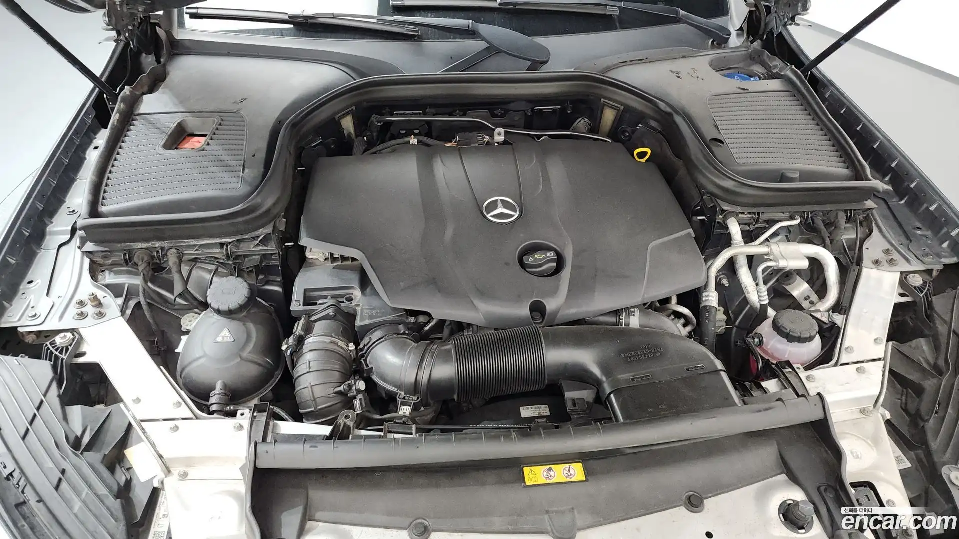 GLC-Class Mercedes-Benz 2017.10-OUTER-006