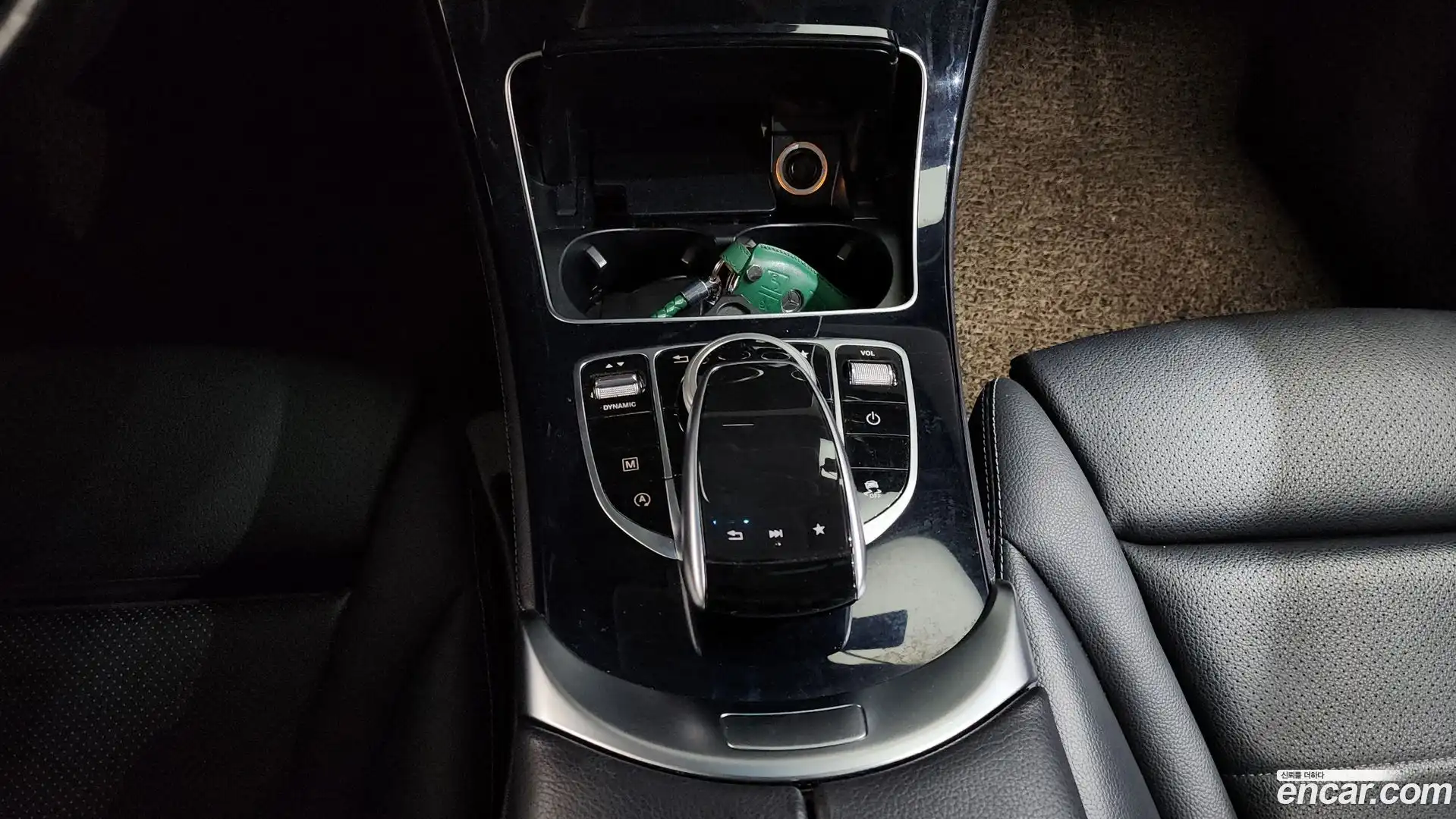 GLC-Class Mercedes-Benz 2017.10-OPTION-024