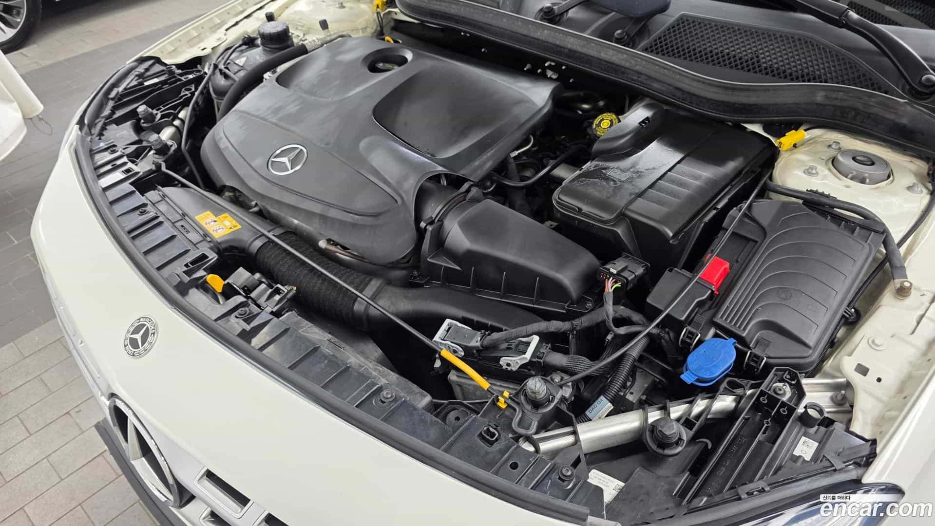 GLA-Class Mercedes-Benz 2017.10-OUTER-006