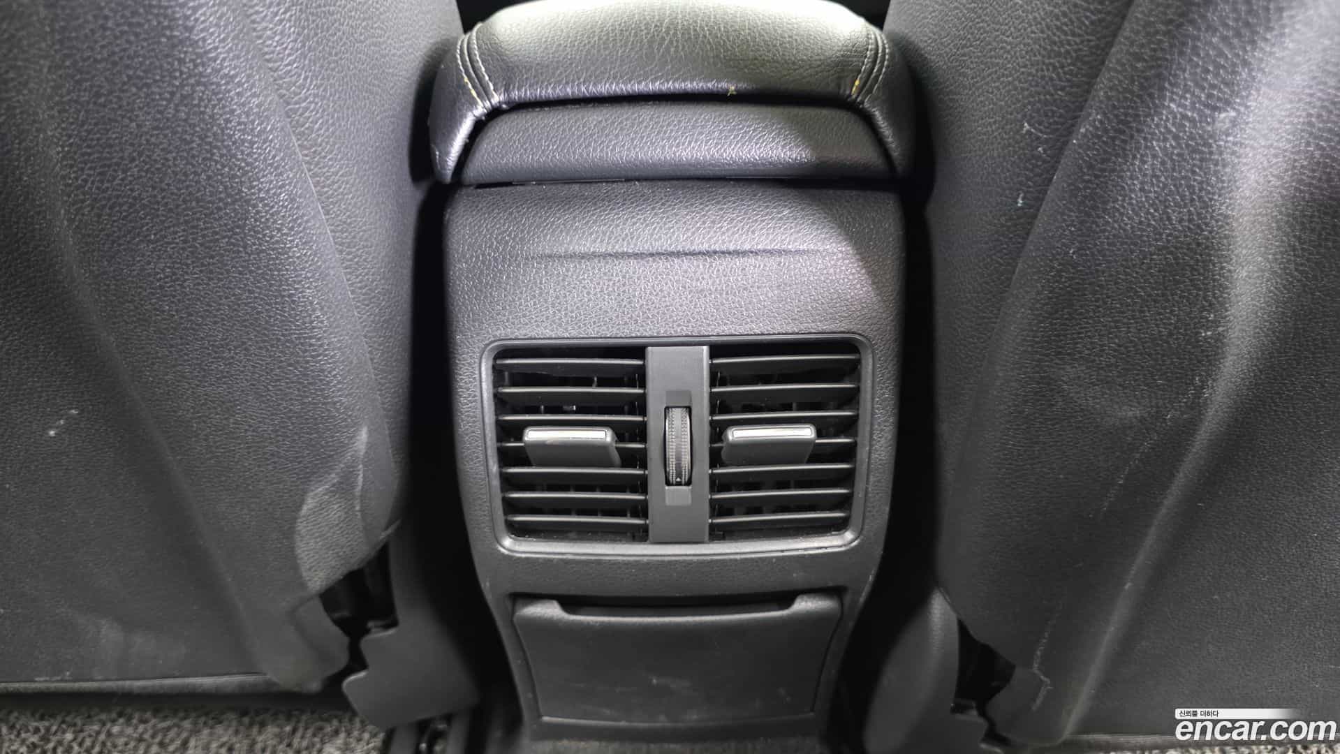 GLA-Class Mercedes-Benz 2017.10-OPTION-022
