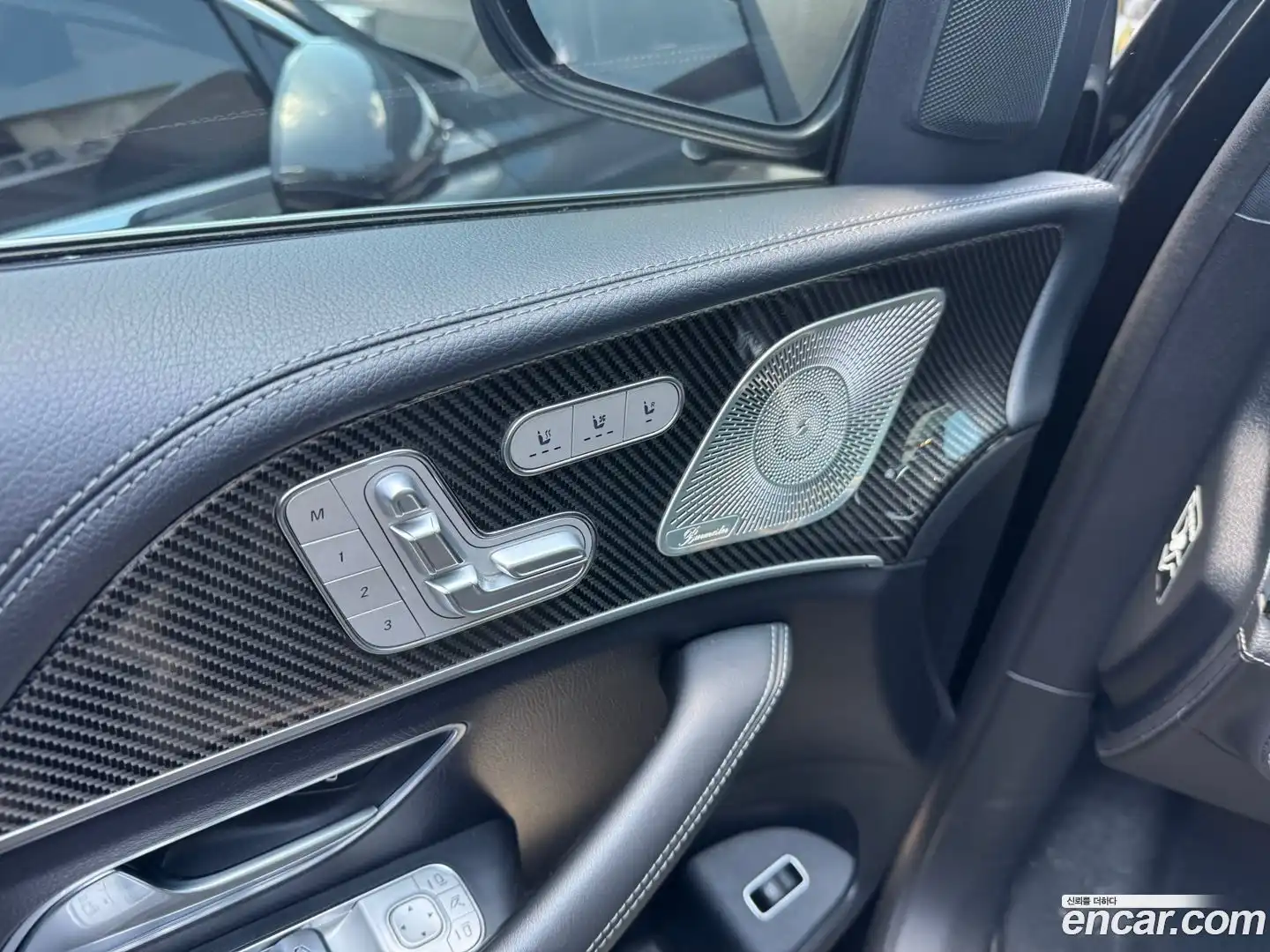 GLE-Class Mercedes-Benz 2022.6-INNER-007