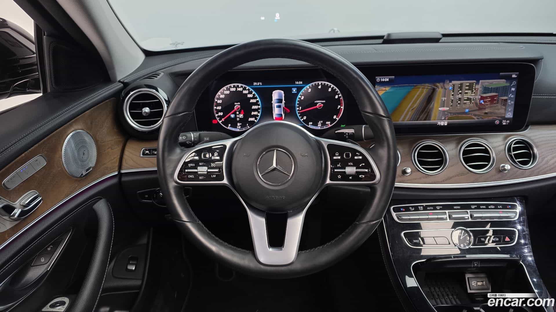 E-Class Mercedes-Benz 2018.11-OPTION-017