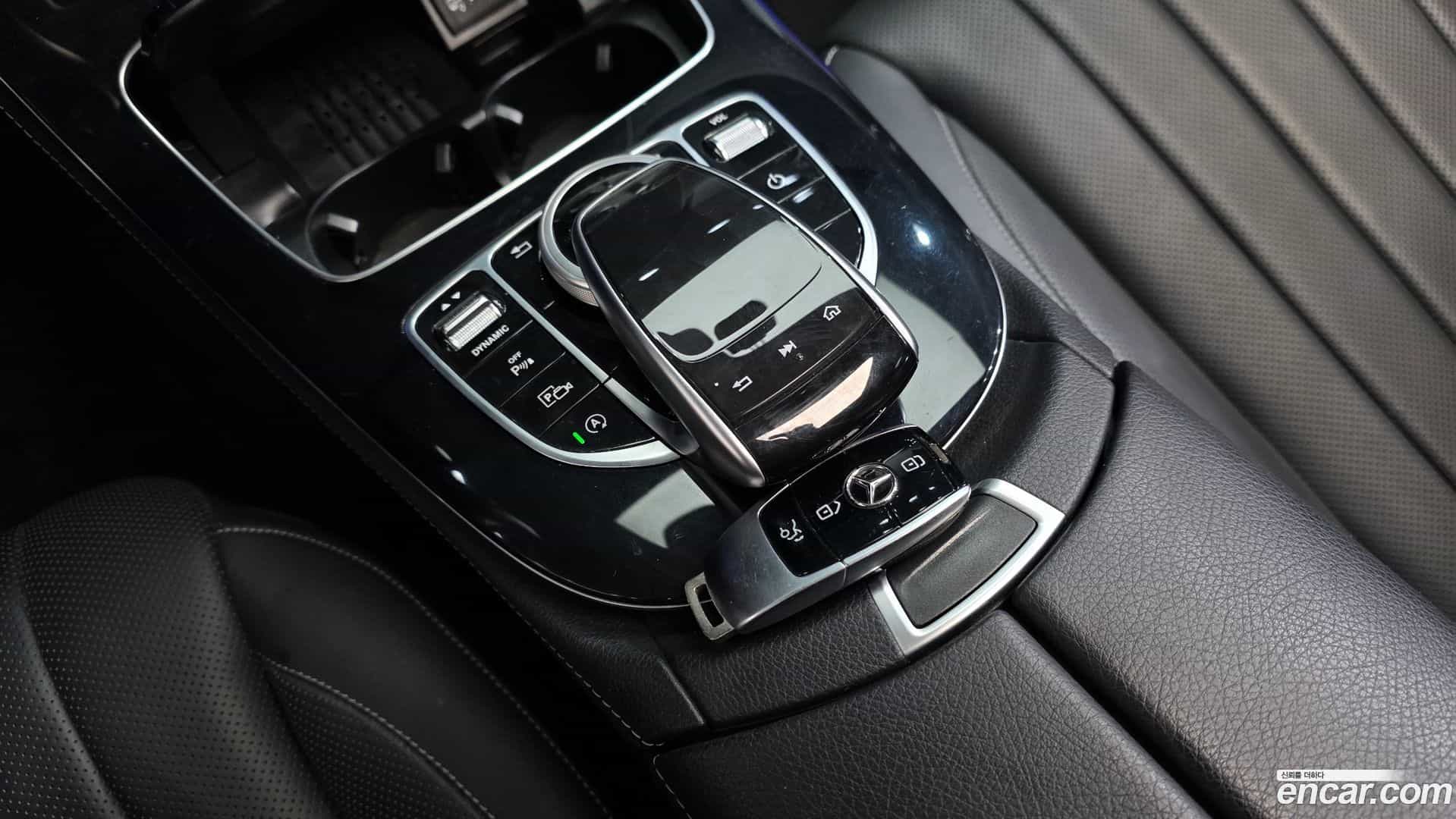 E-Class Mercedes-Benz 2018.11-OPTION-043