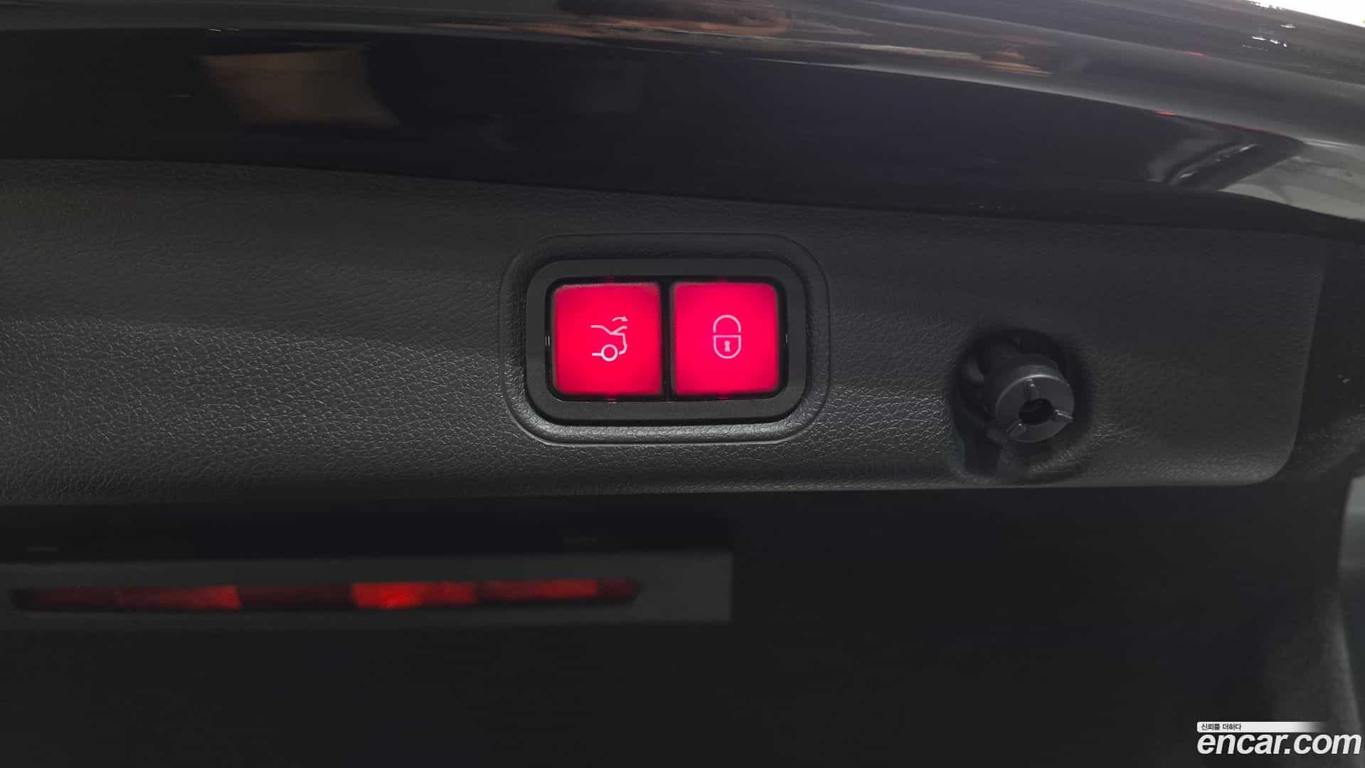 E-Class Mercedes-Benz 2018.11-OPTION-045