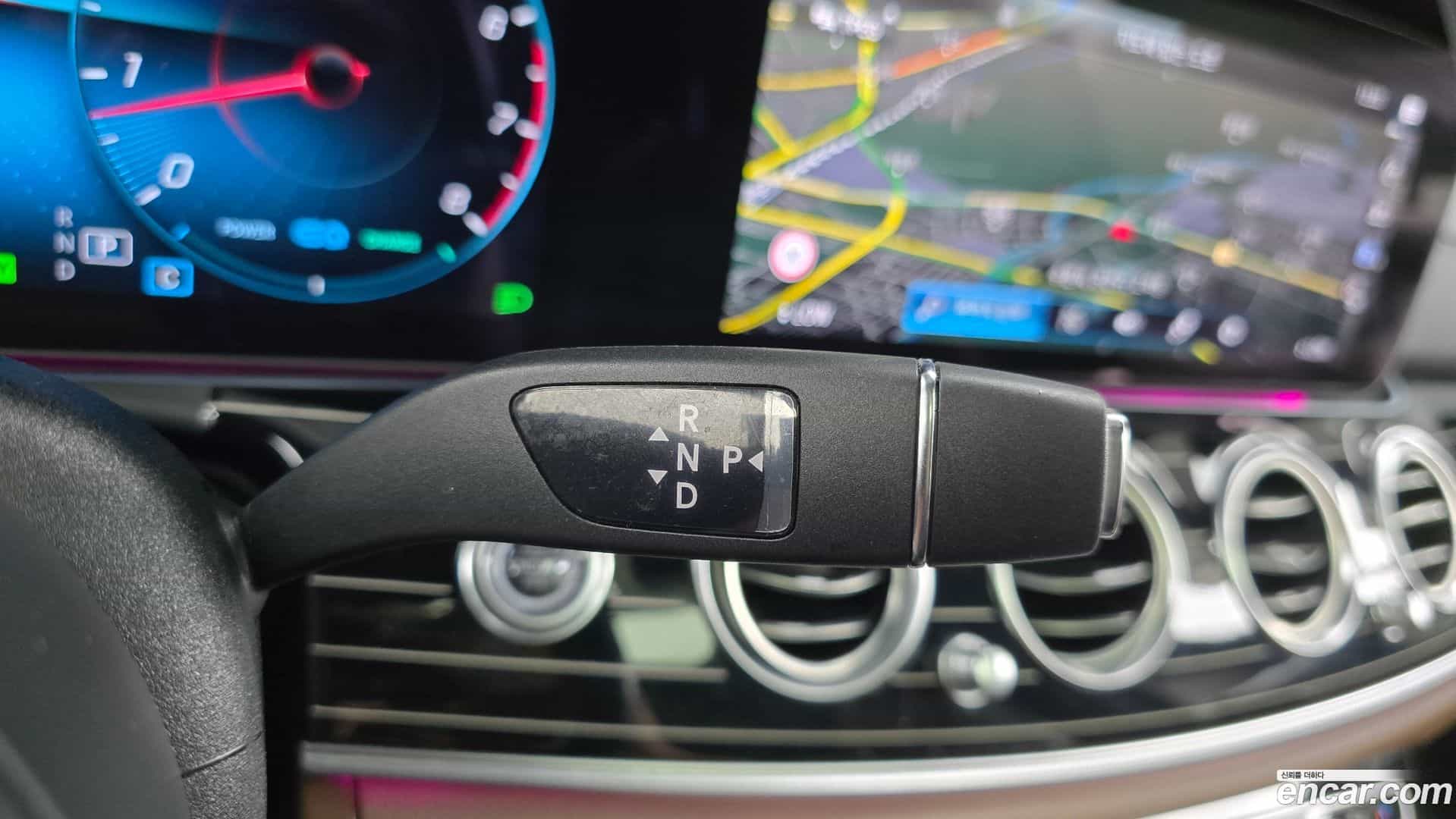E-Class Mercedes-Benz 2023.8-INNER-009