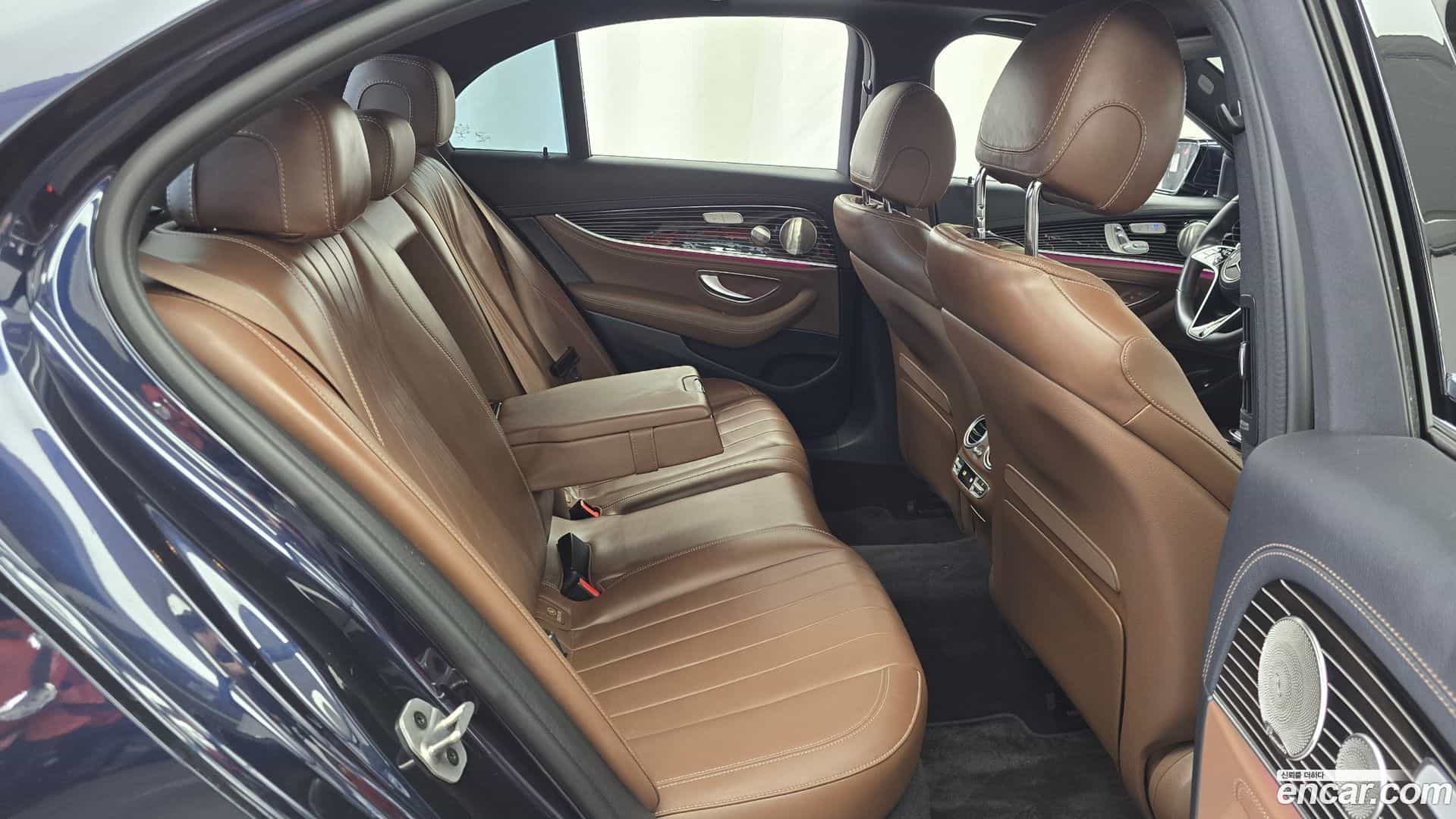 E-Class Mercedes-Benz 2023.8-OPTION-015