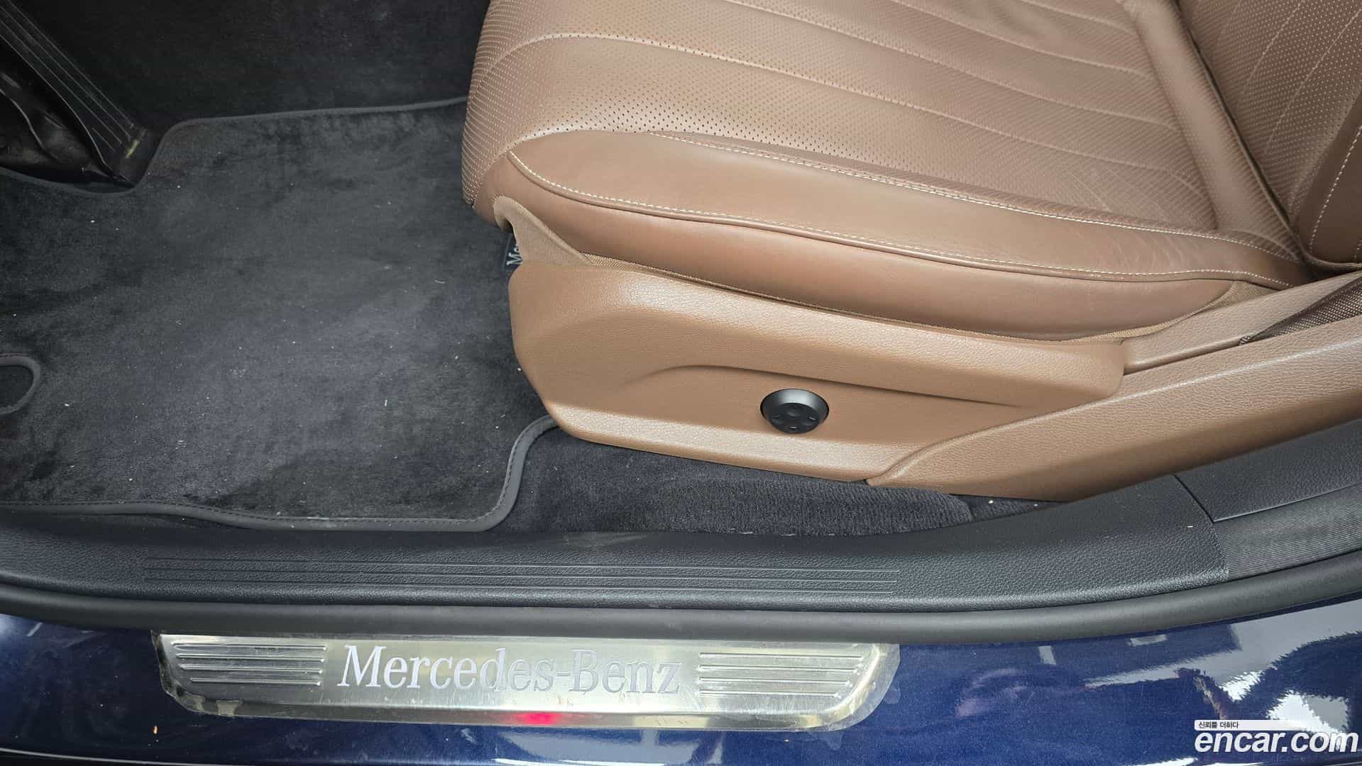 E-Class Mercedes-Benz 2023.8-OPTION-044