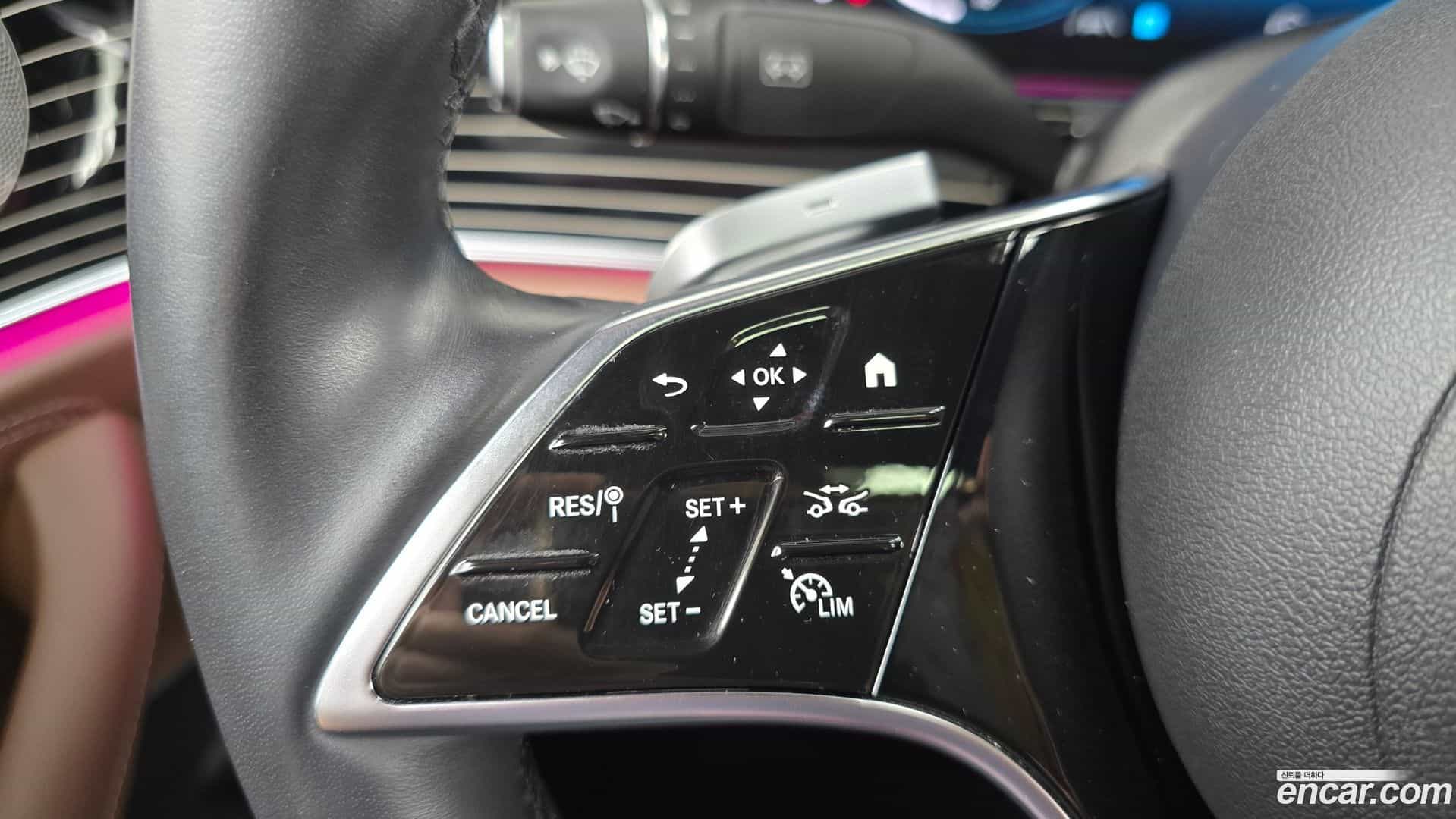 E-Class Mercedes-Benz 2023.8-OPTION-048