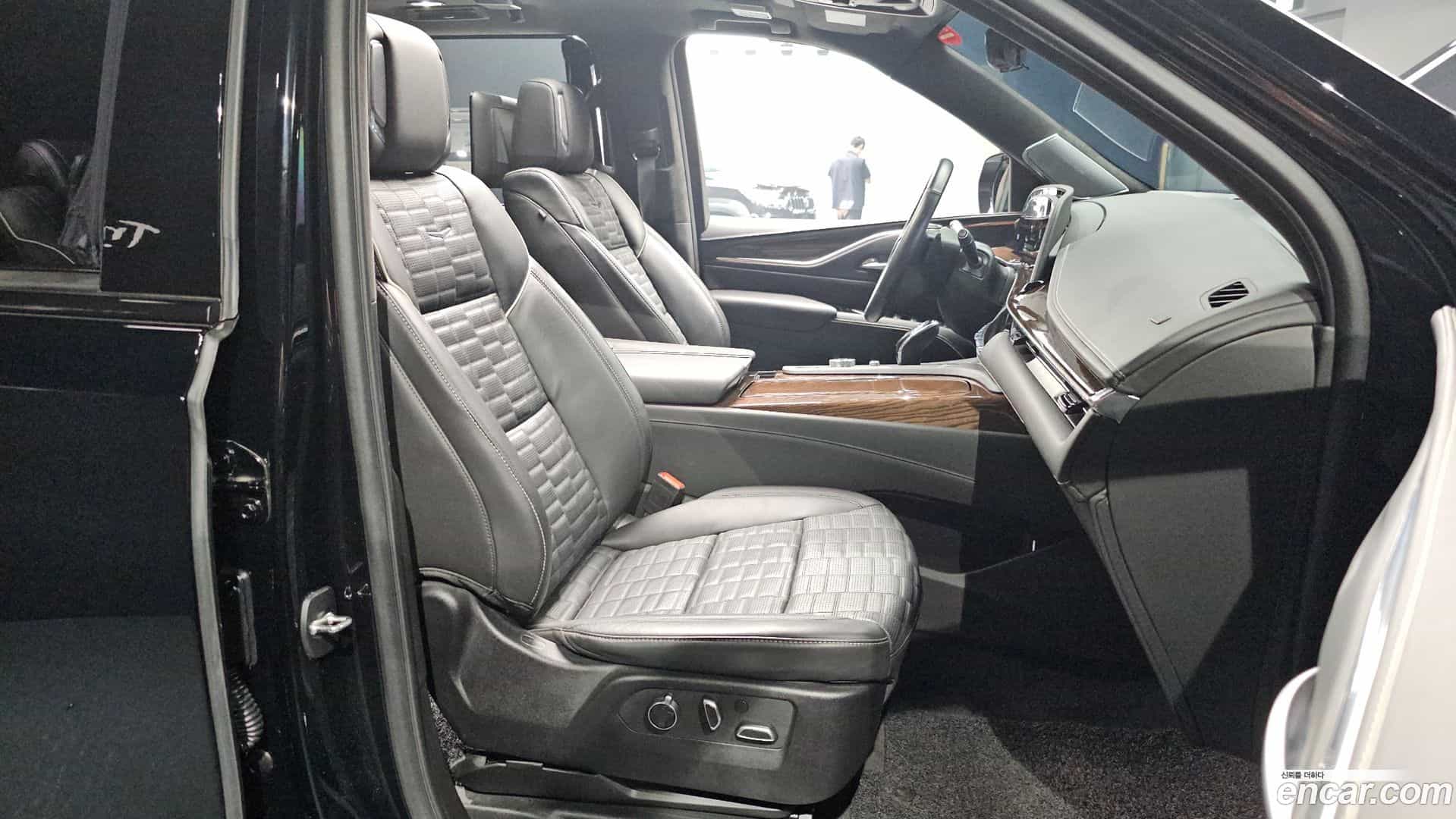 Escalade Cadillac 2023.10-OPTION-016