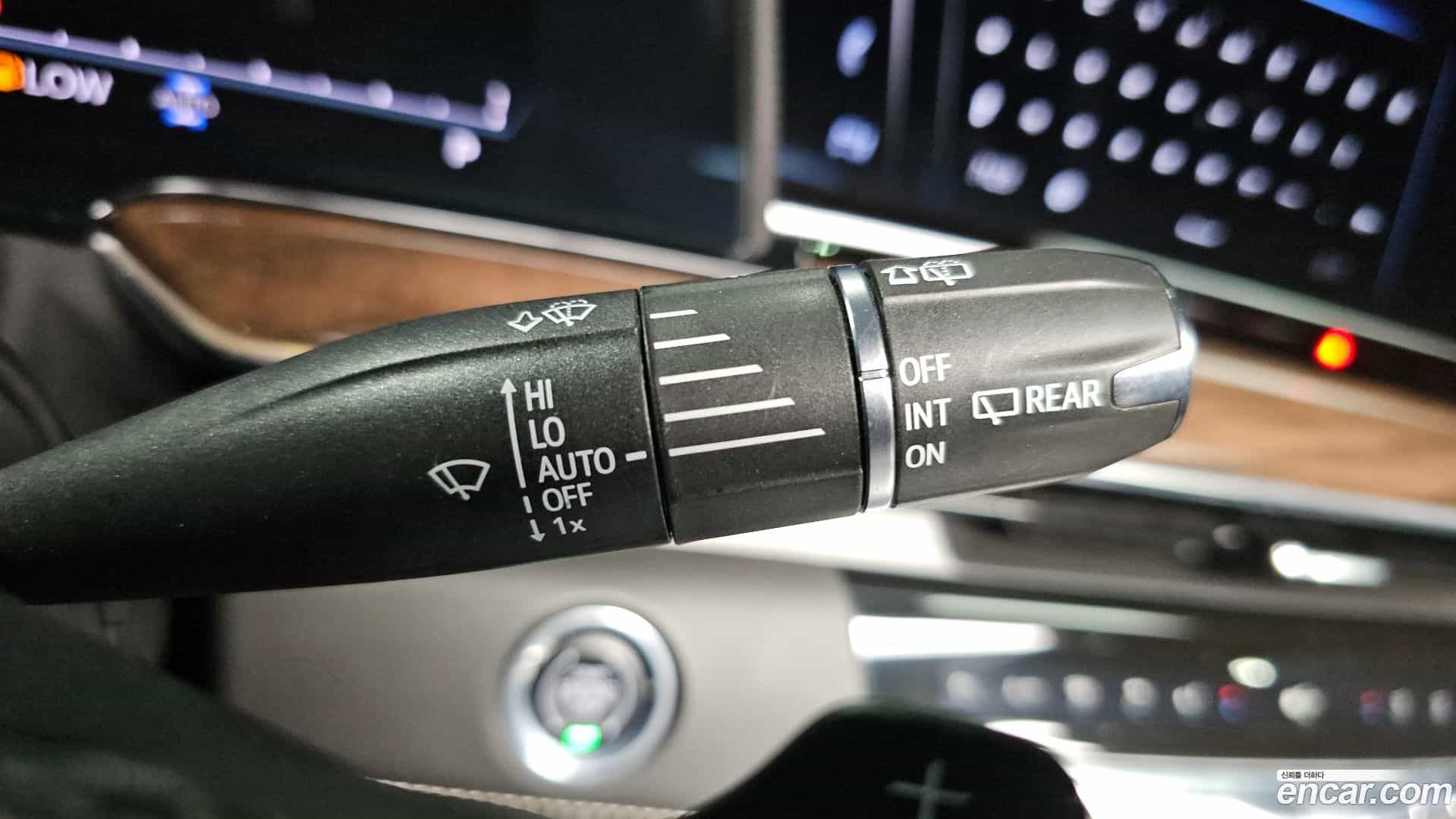 Escalade Cadillac 2023.10-OPTION-045