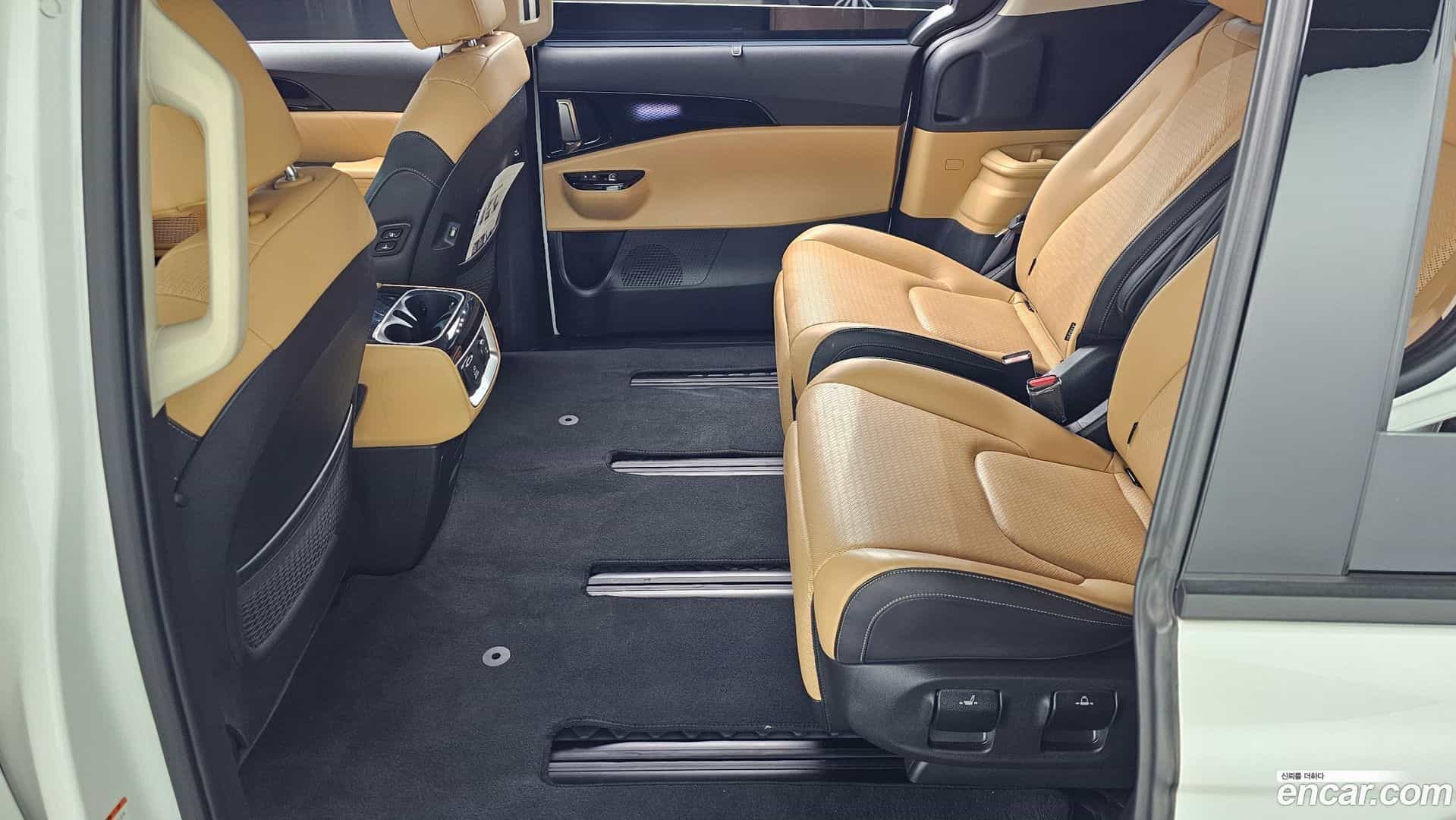 Canival Kia 2023.8-OPTION-015