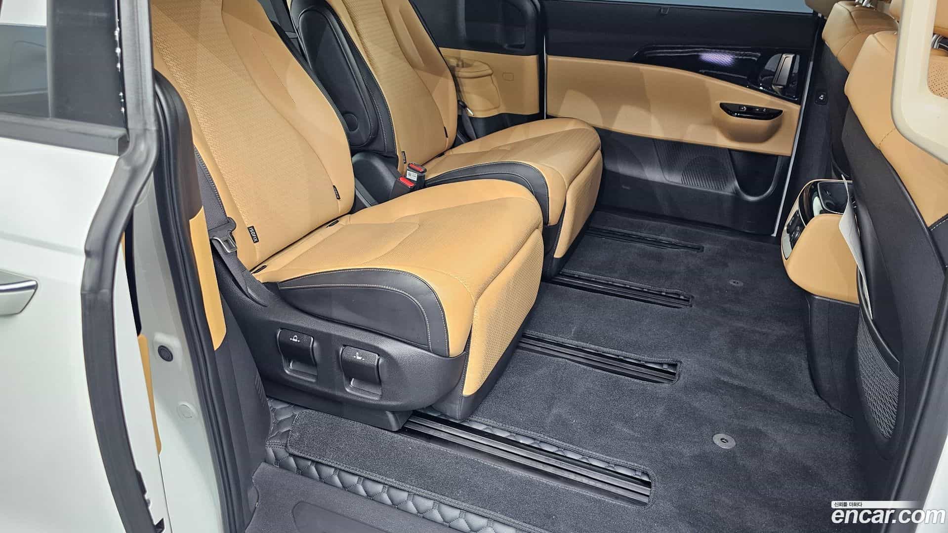 Canival Kia 2023.8-OPTION-016