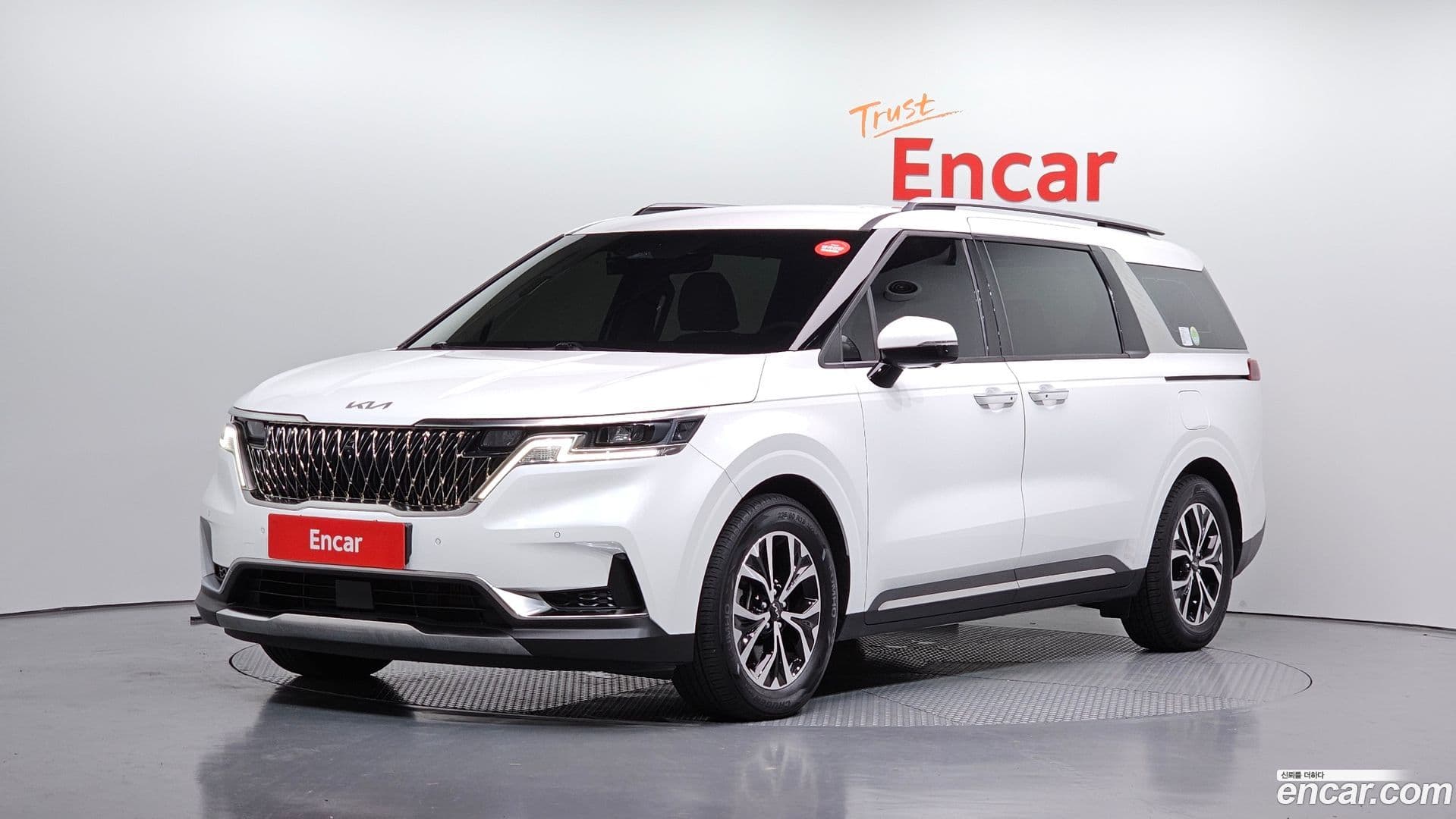 Main__Slider__Photo:Canival Kia 2022.6-0