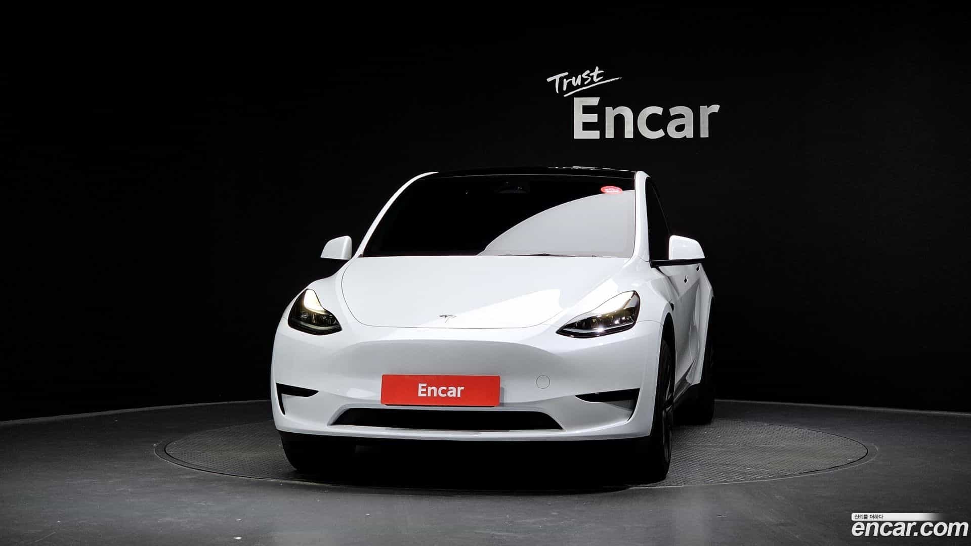 Model Y Tesla 2024.8-OUTER-003