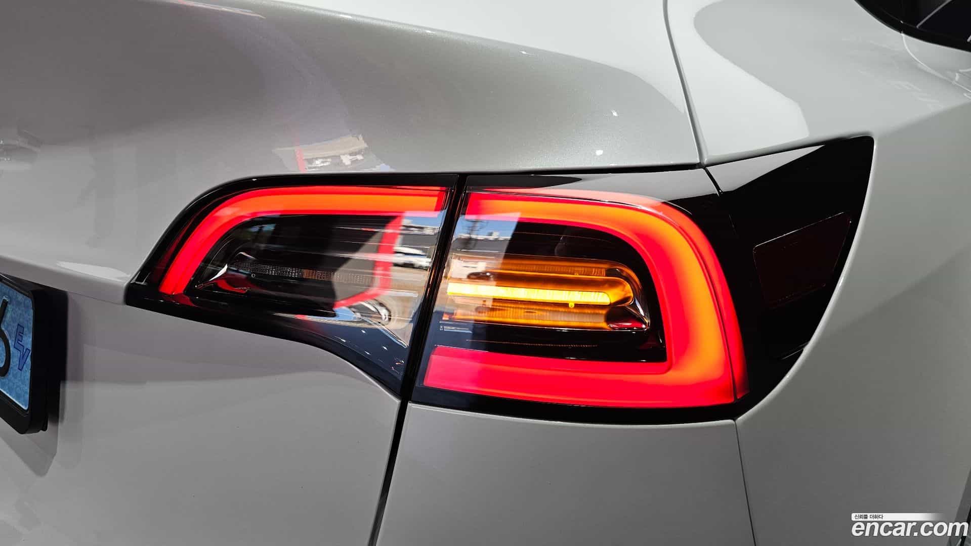 Model Y Tesla 2024.8-OUTER-033