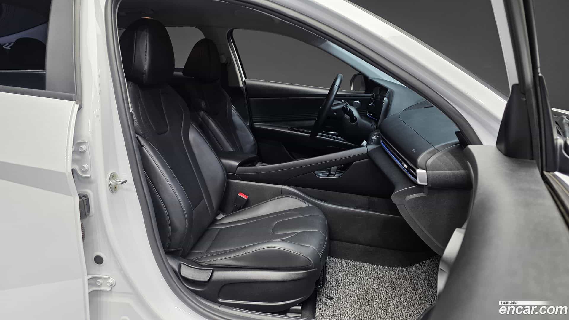 AVANTE Hyundai 2020.6-OPTION-015