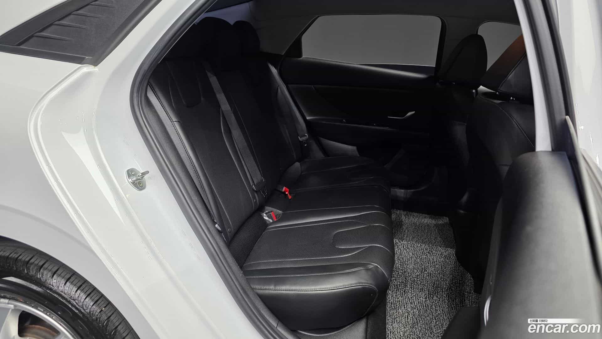AVANTE Hyundai 2020.6-OPTION-016