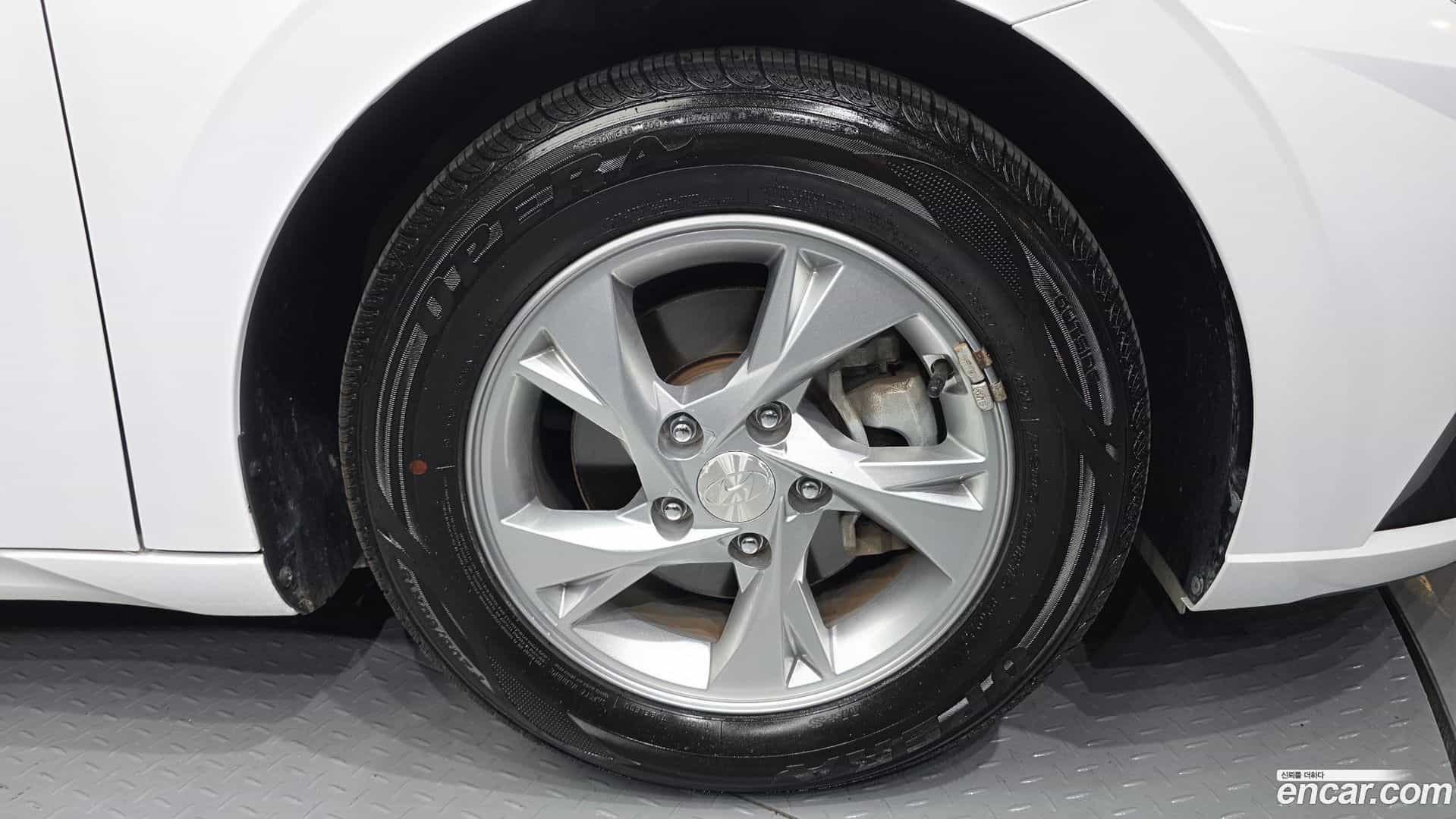 AVANTE Hyundai 2020.6-OUTER-031
