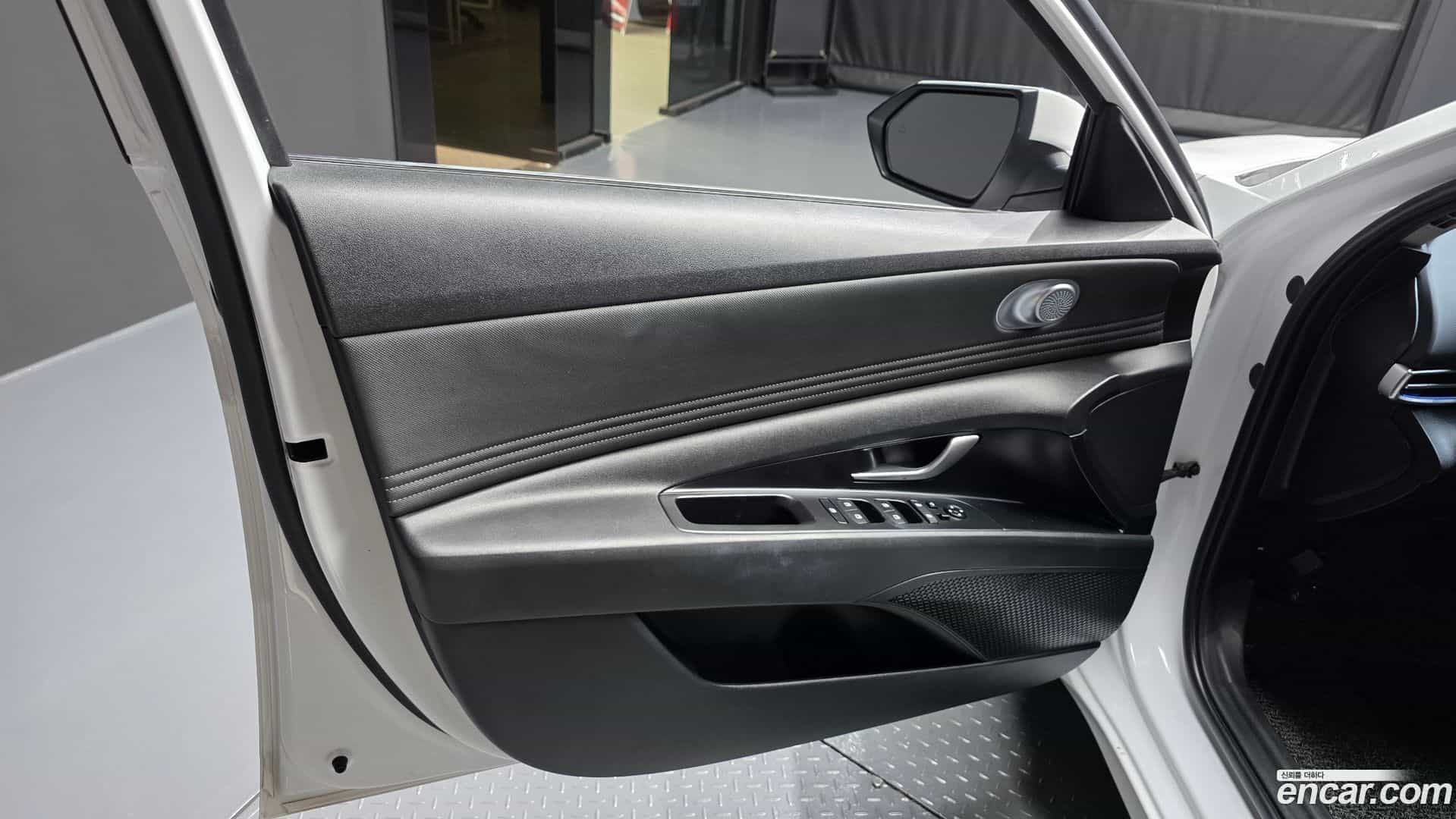 AVANTE Hyundai 2020.6-INNER-034