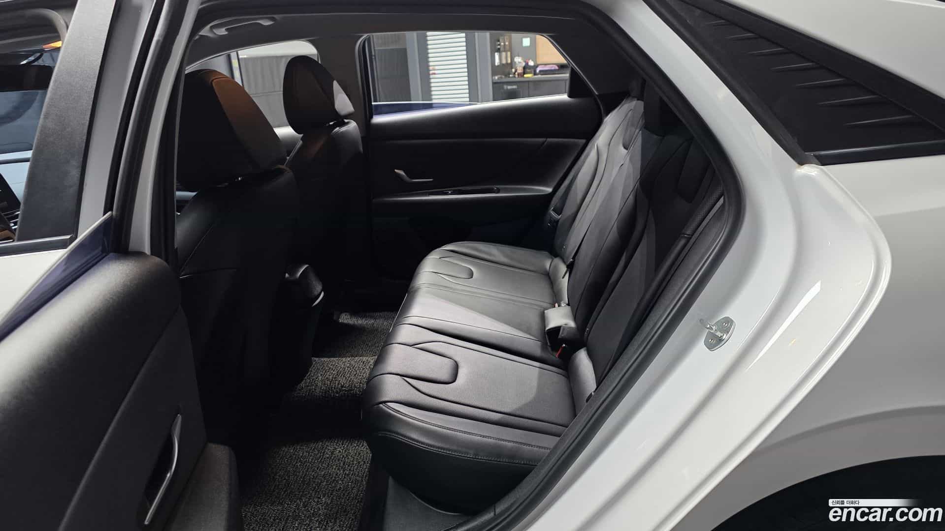 AVANTE Hyundai 2020.6-INNER-036
