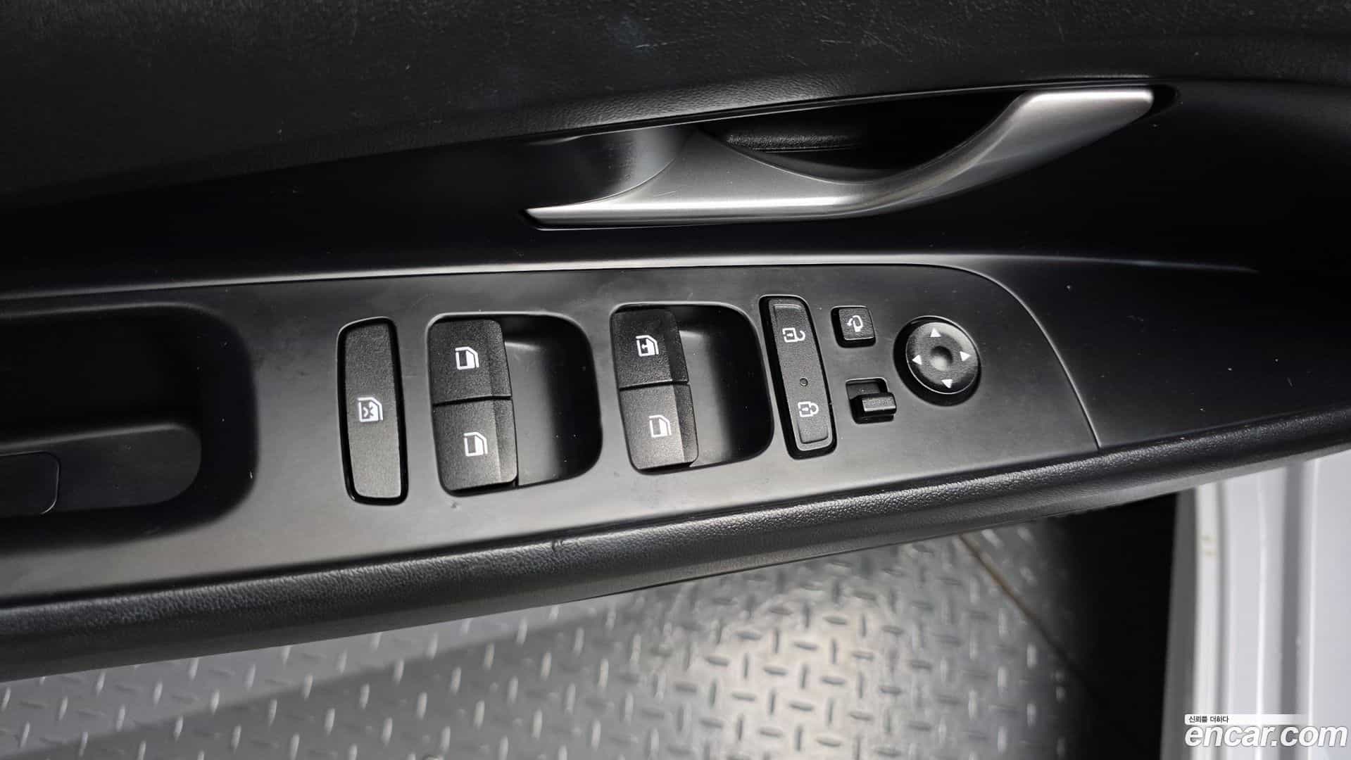 AVANTE Hyundai 2020.6-OPTION-041