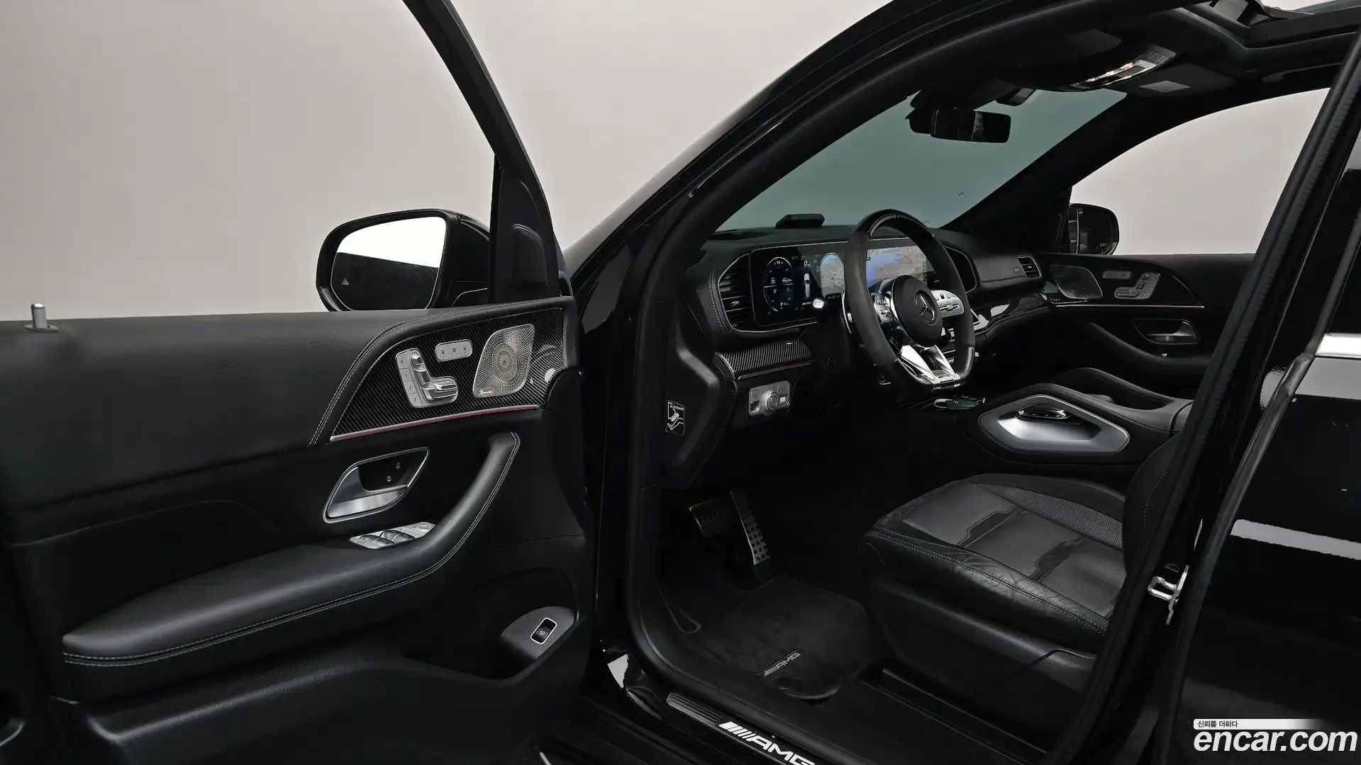 GLE-Class Mercedes-Benz 2023.8-INNER-010