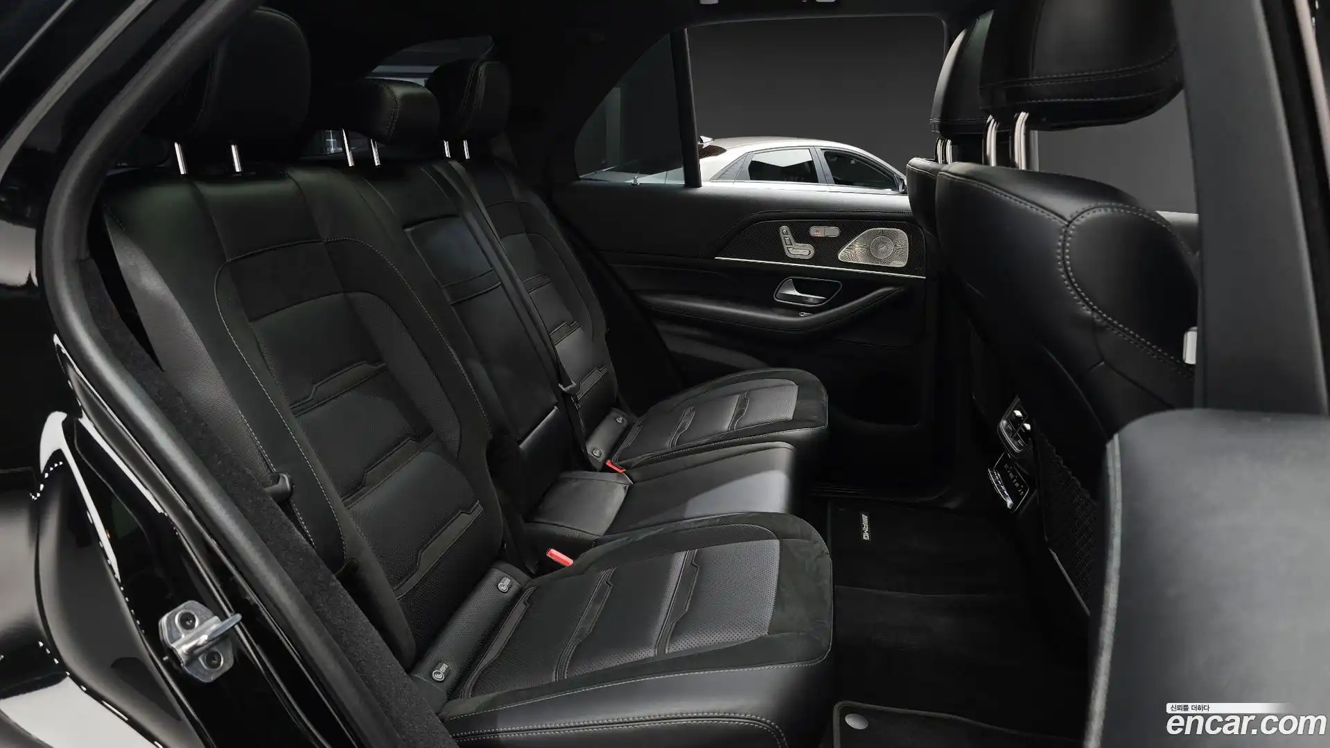 GLE-Class Mercedes-Benz 2023.8-OPTION-015