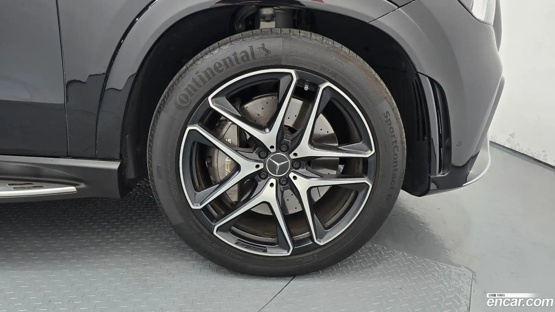 GLE-Class Mercedes-Benz 2023.8-OUTER-031