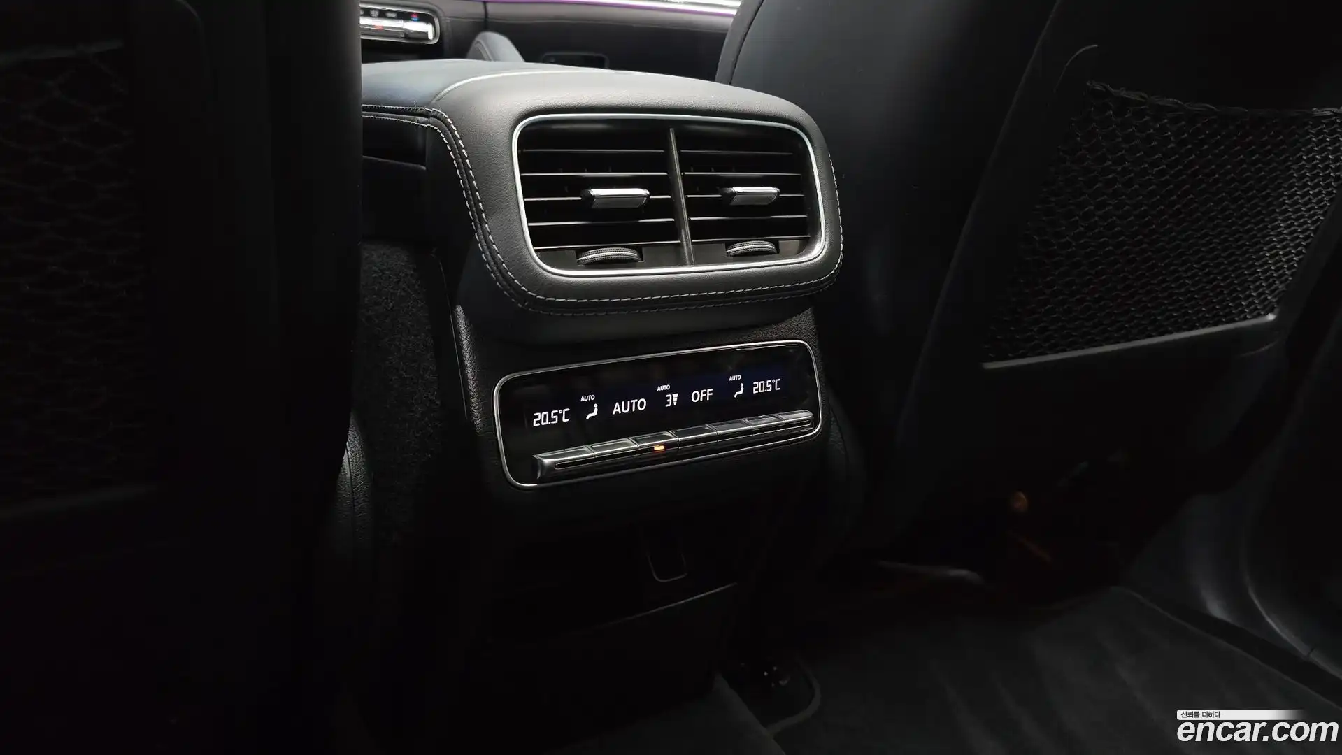 GLE-Class Mercedes-Benz 2023.8-OPTION-044