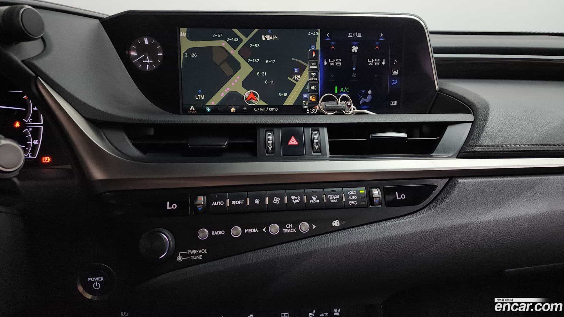 ES Lexus 2018.9-OPTION-017