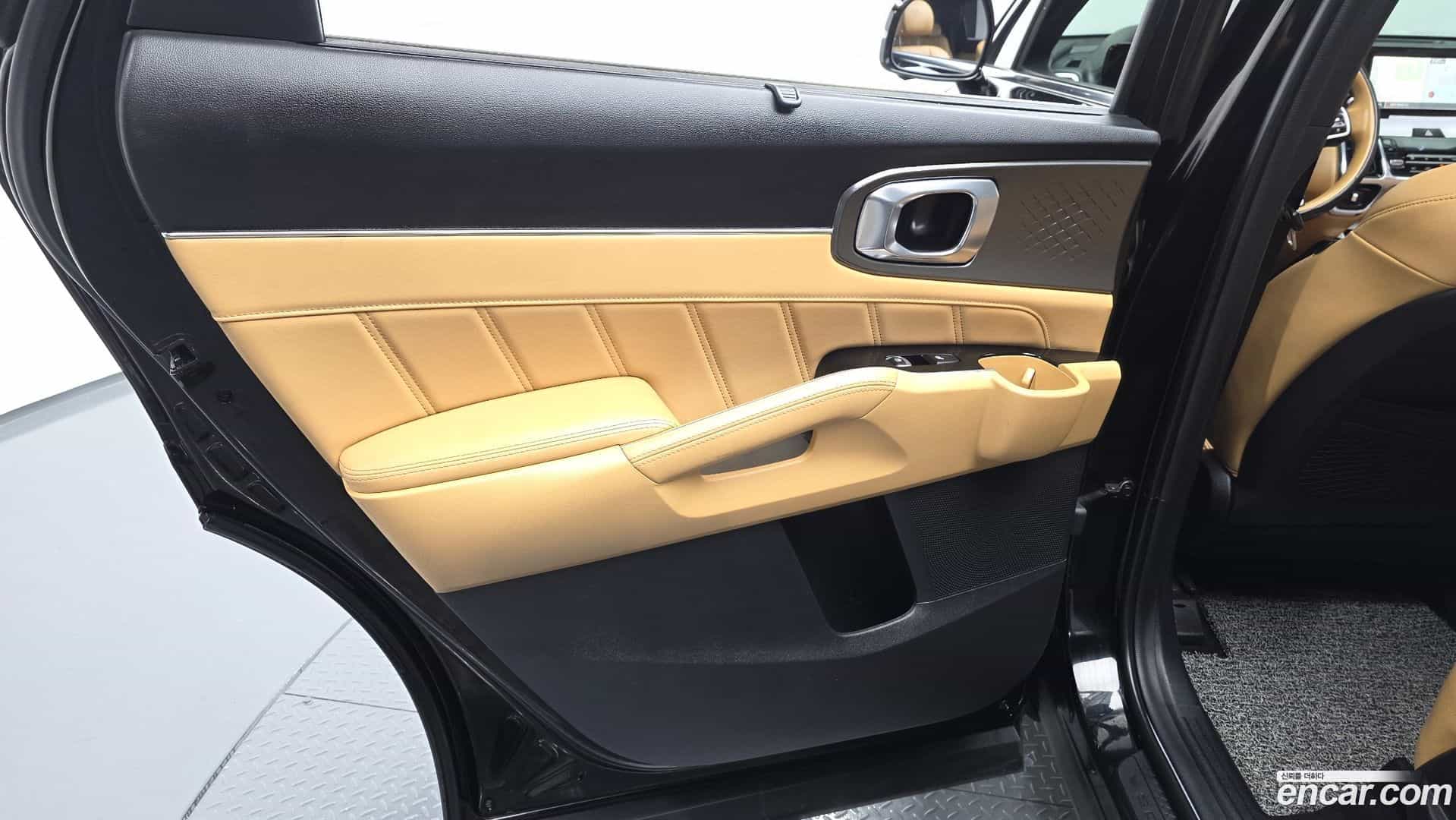 Sorento Kia 2022.4-INNER-035