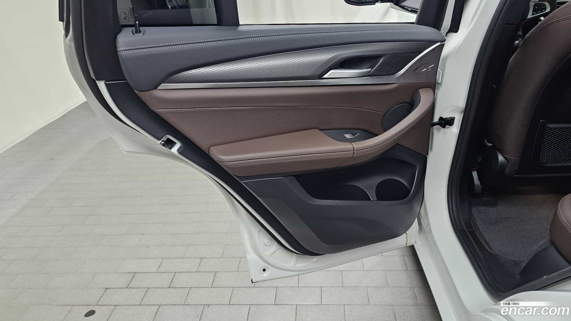 X4 BMW 2024.6-INNER-035