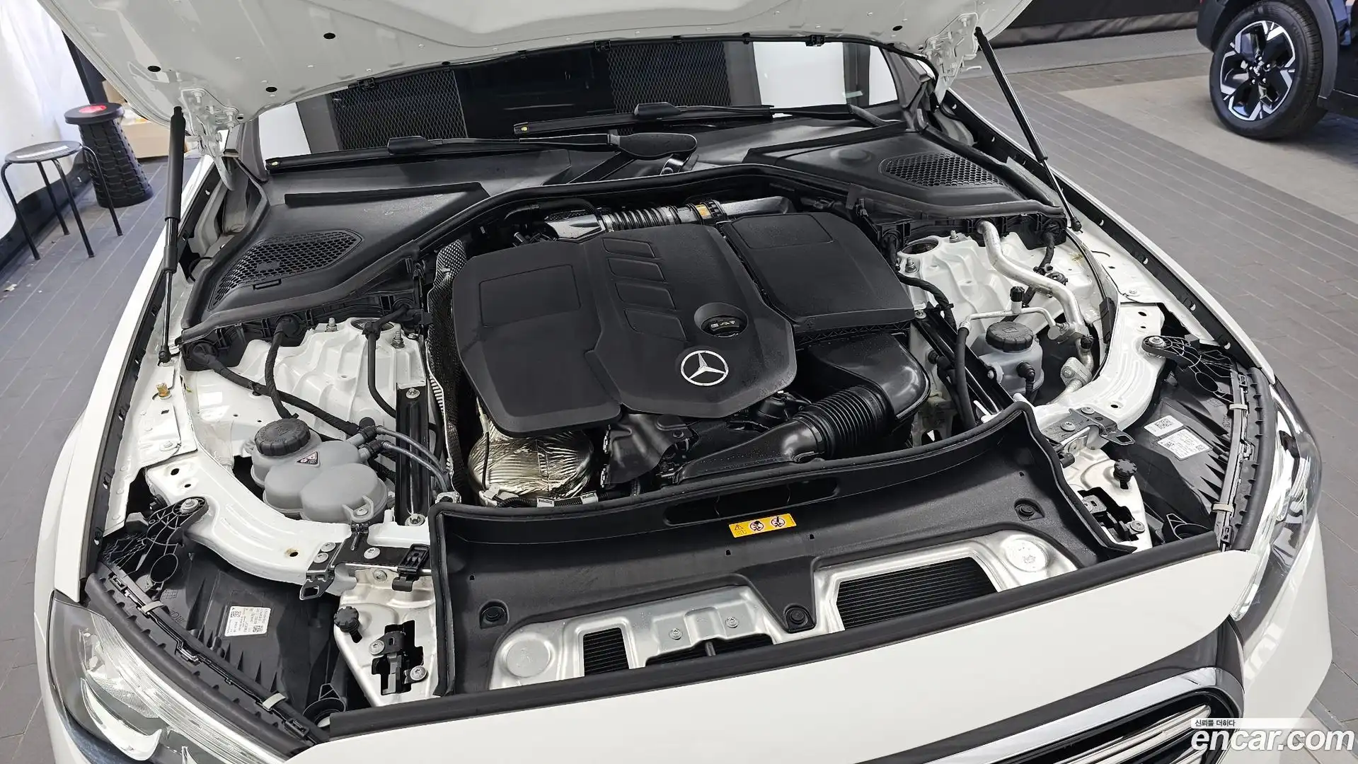 E-Class Mercedes-Benz 2024.8-OUTER-006