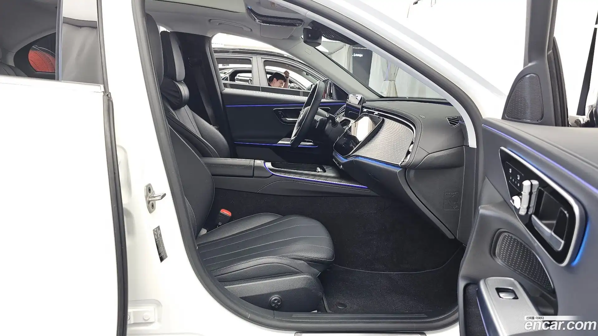 E-Class Mercedes-Benz 2024.8-OPTION-015