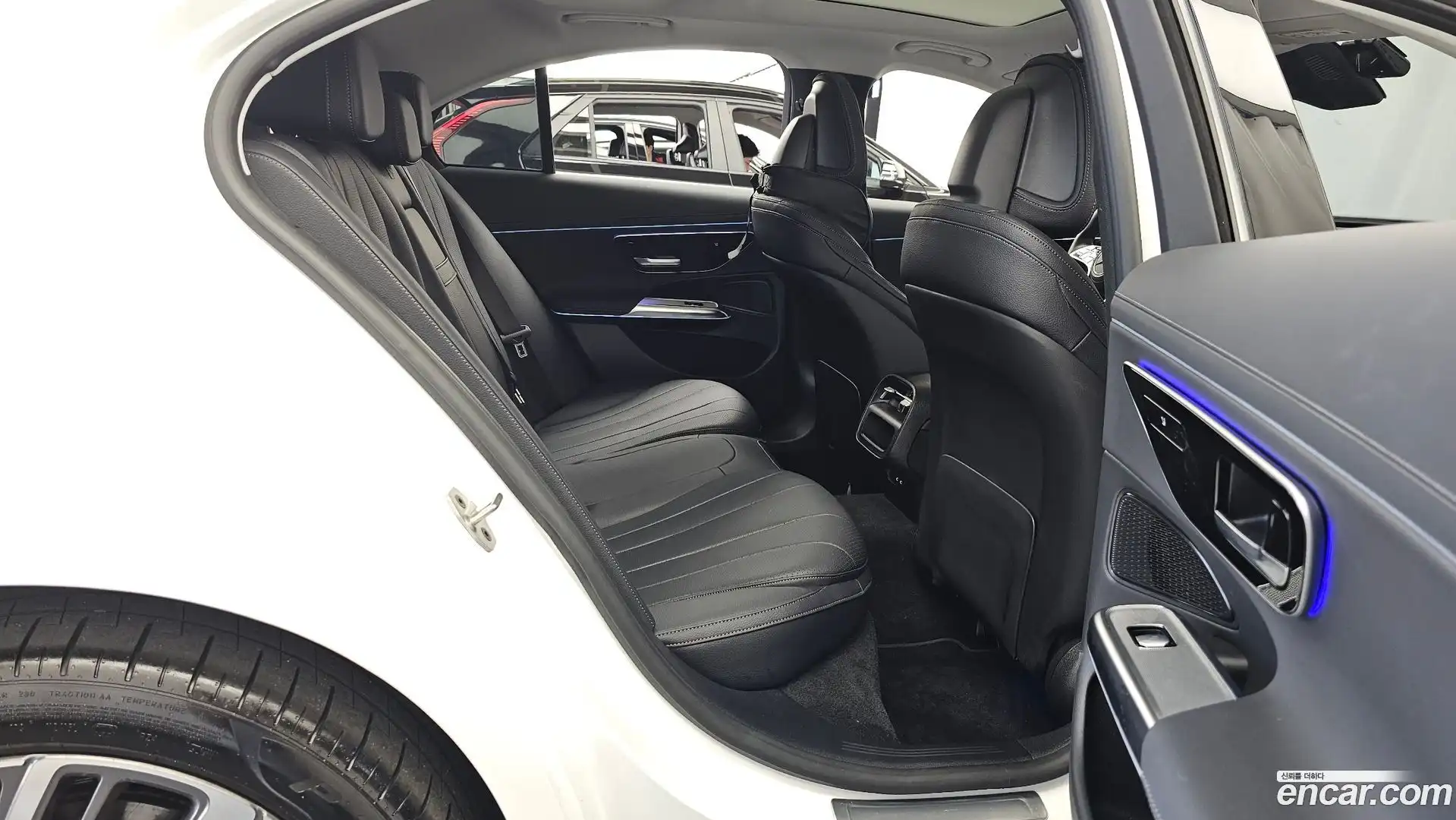 E-Class Mercedes-Benz 2024.8-OPTION-016
