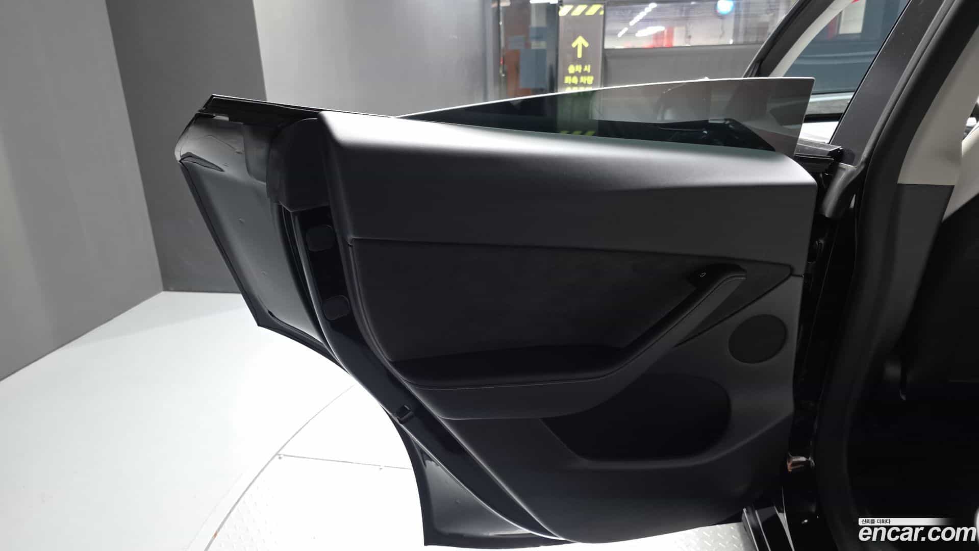 Model Y Tesla 2022.5-INNER-035