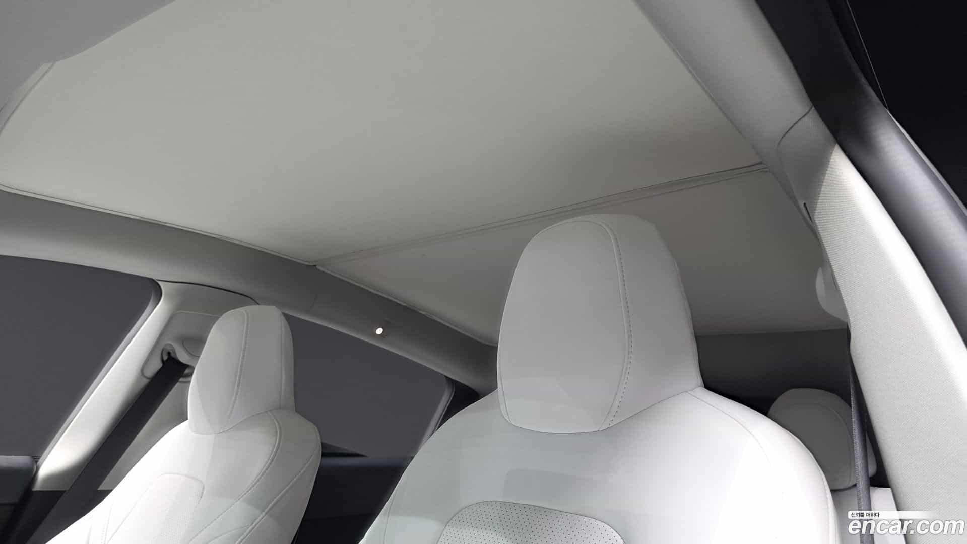 Model Y Tesla 2022.5-OPTION-042