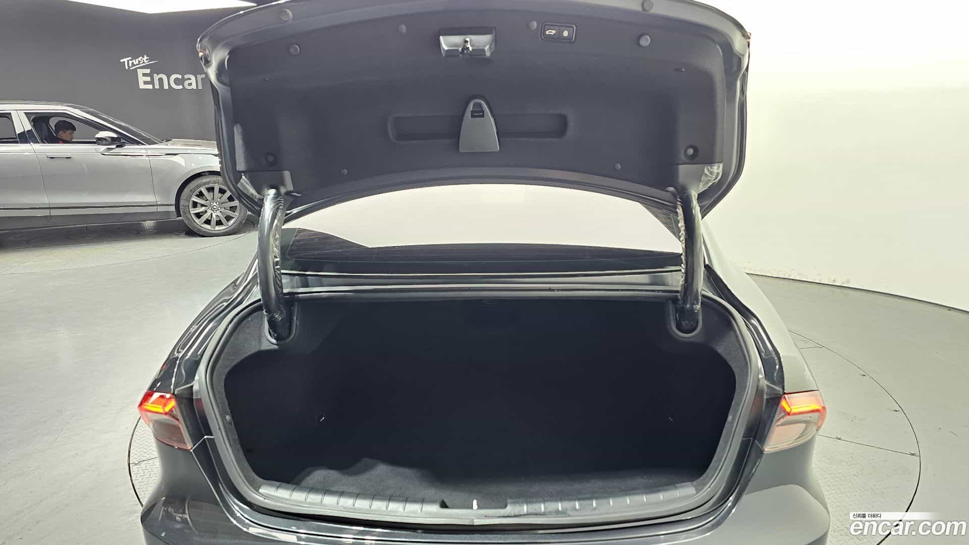 Grandeur Hyundai 2022.4-OPTION-024