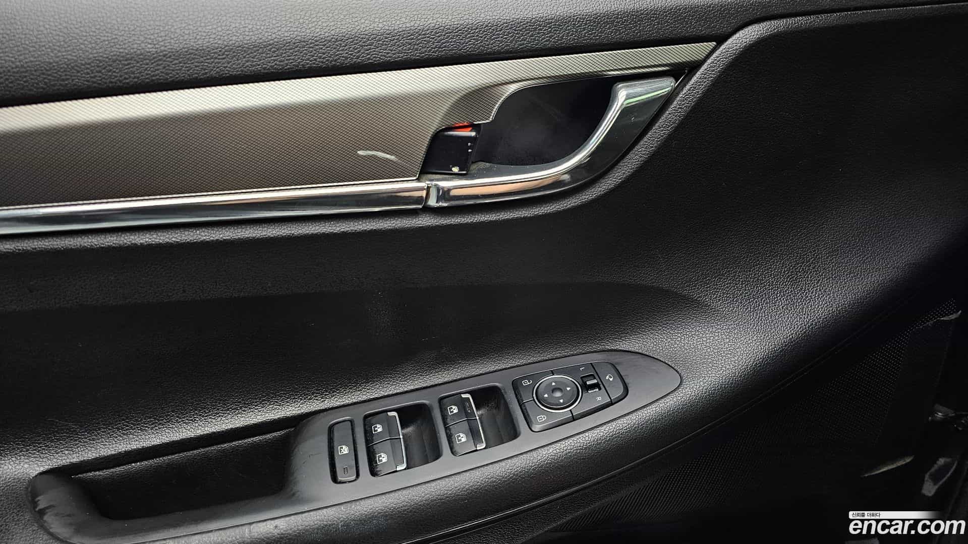 Grandeur Hyundai 2022.4-OPTION-041